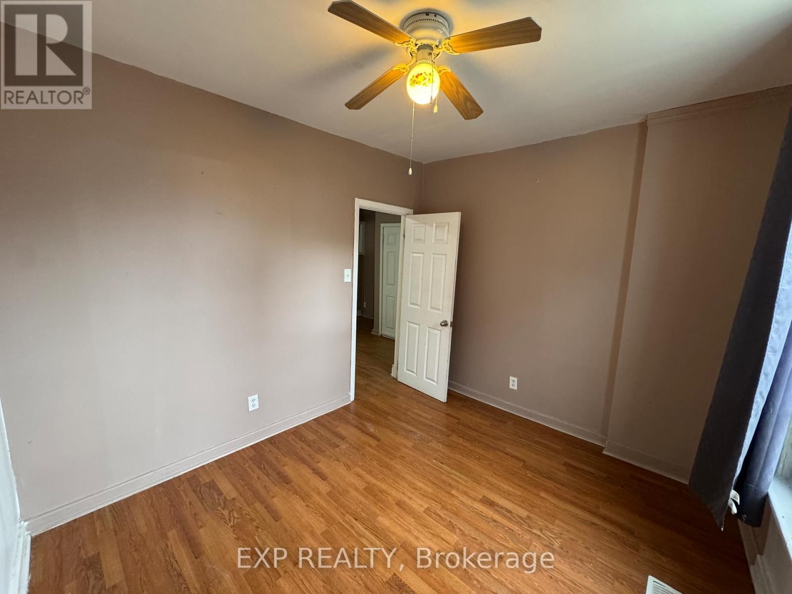 












1 - 70 BARRETTE STREET

,
Ottawa,




Ontario
K1L8A3

