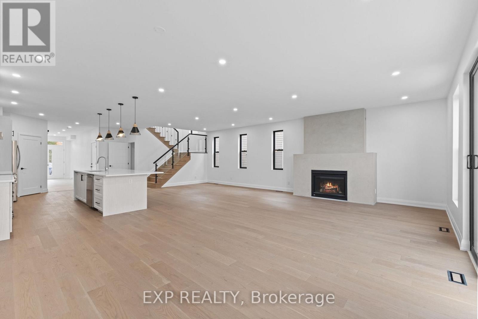 












6817 NOTRE DAME STREET

,
Ottawa,




Ontario
K1C1H4

