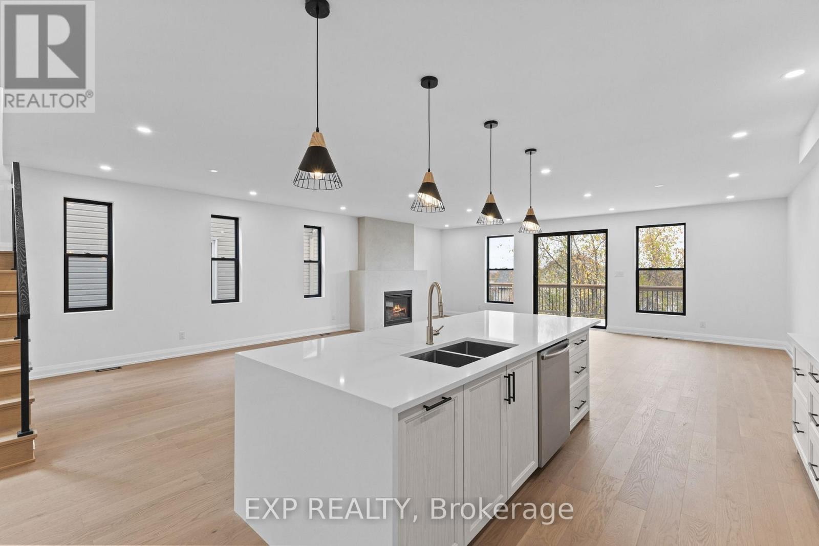 












6817 NOTRE DAME STREET

,
Ottawa,




Ontario
K1C1H4

