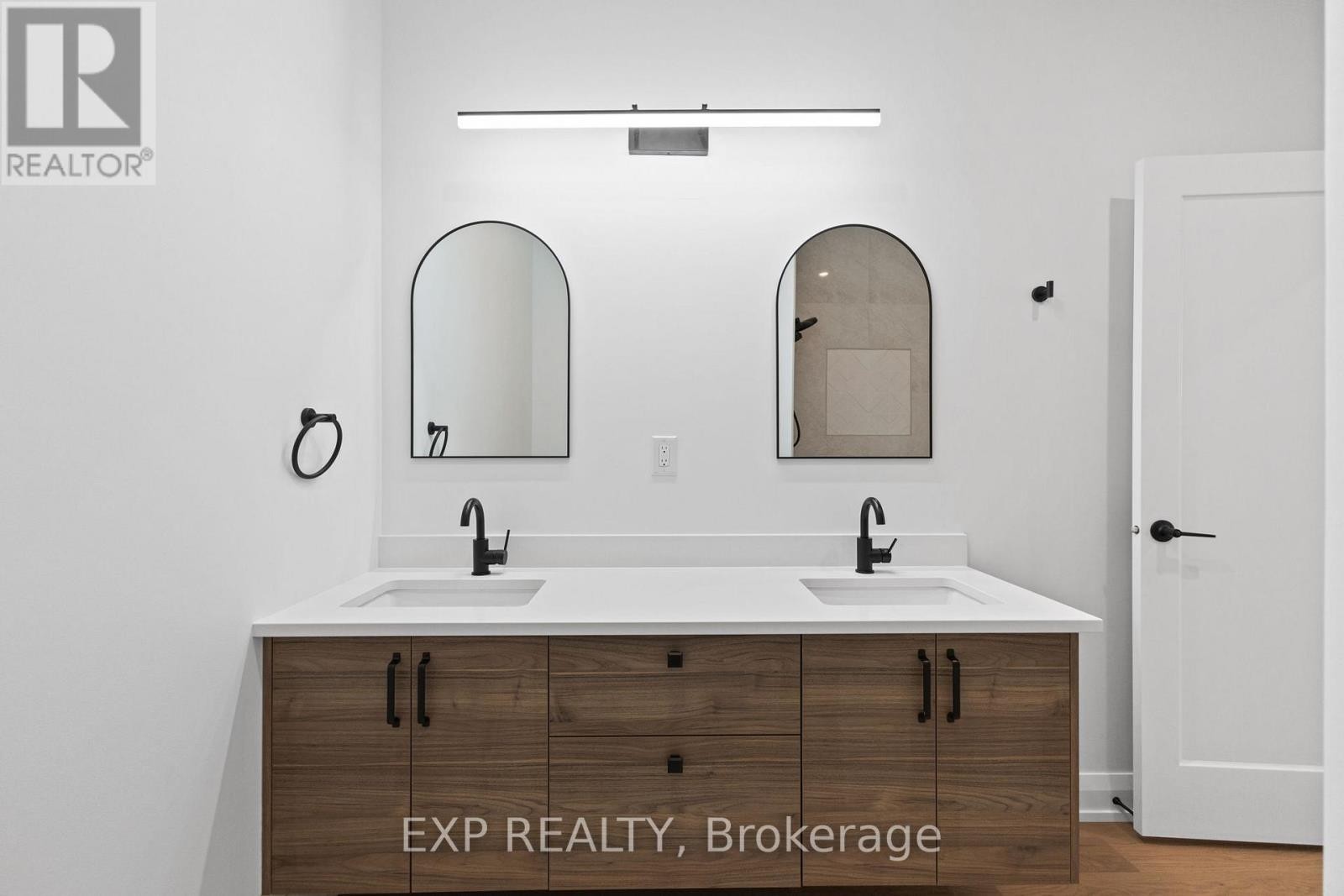 












6817 NOTRE DAME STREET

,
Ottawa,




Ontario
K1C1H4

