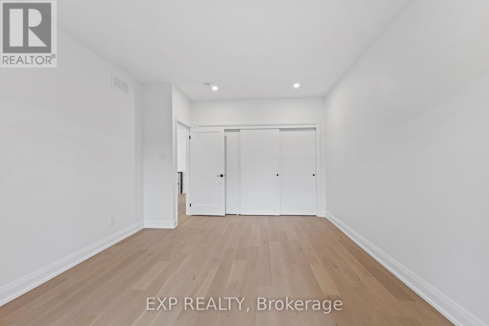 












6817 NOTRE DAME STREET

,
Ottawa,




Ontario
K1C1H4

