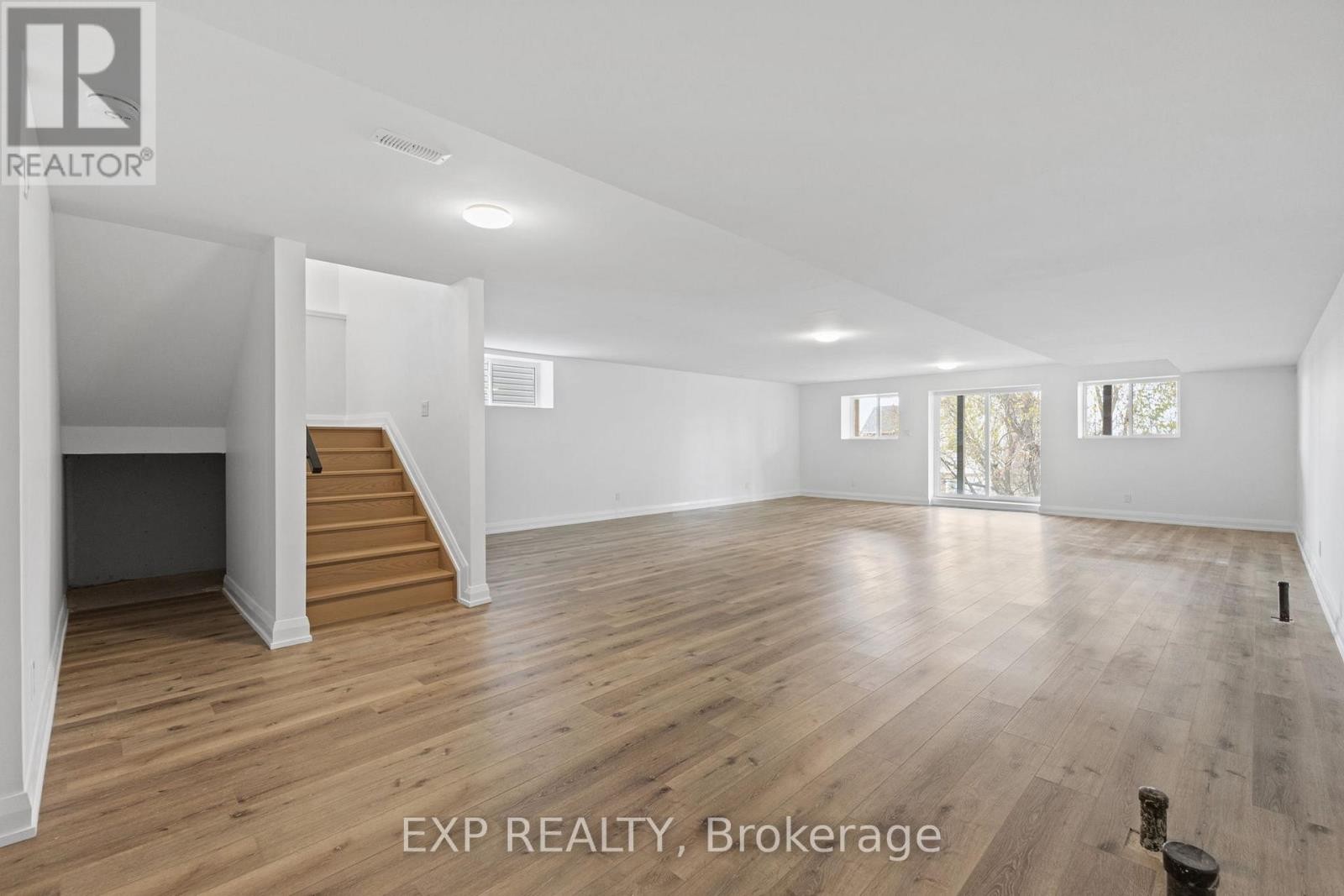 












6817 NOTRE DAME STREET

,
Ottawa,




Ontario
K1C1H4

