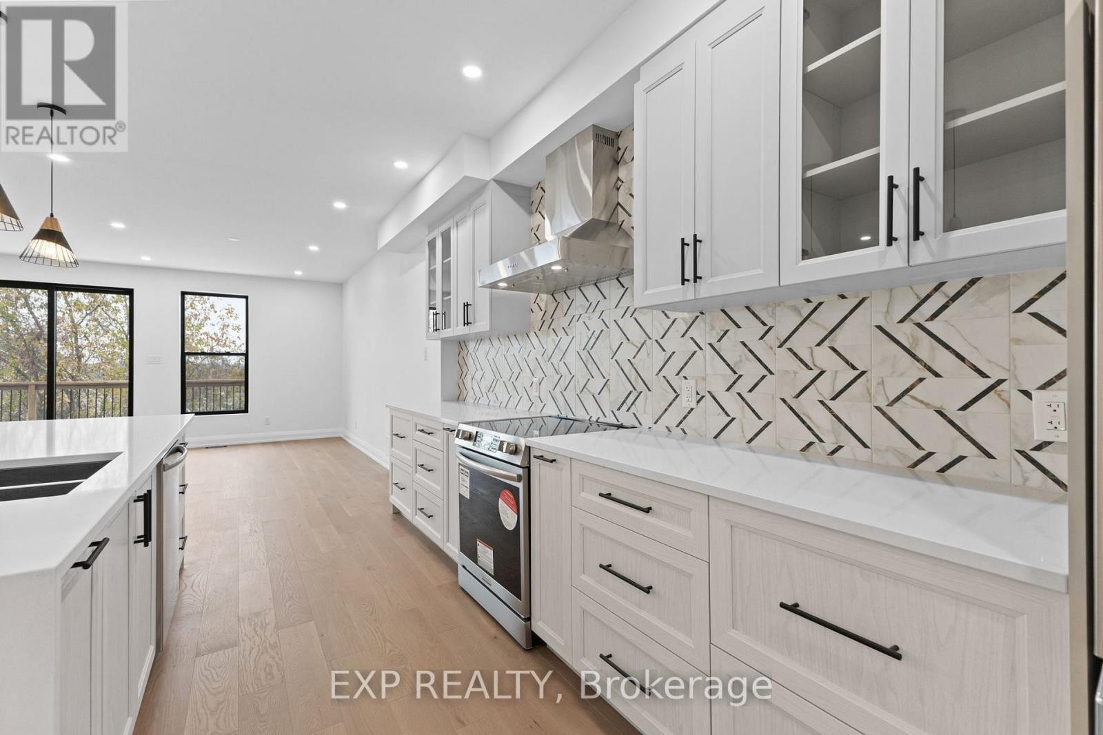 












6817 NOTRE DAME STREET

,
Ottawa,




Ontario
K1C1H4

