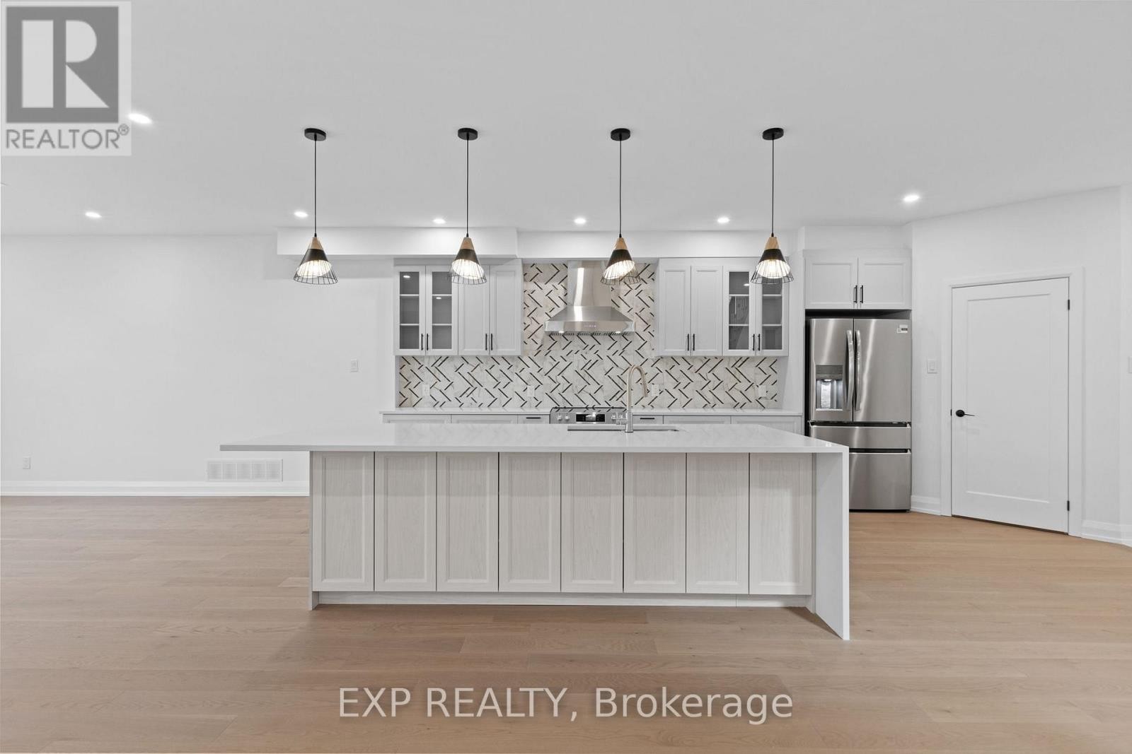 












6817 NOTRE DAME STREET

,
Ottawa,




Ontario
K1C1H4

