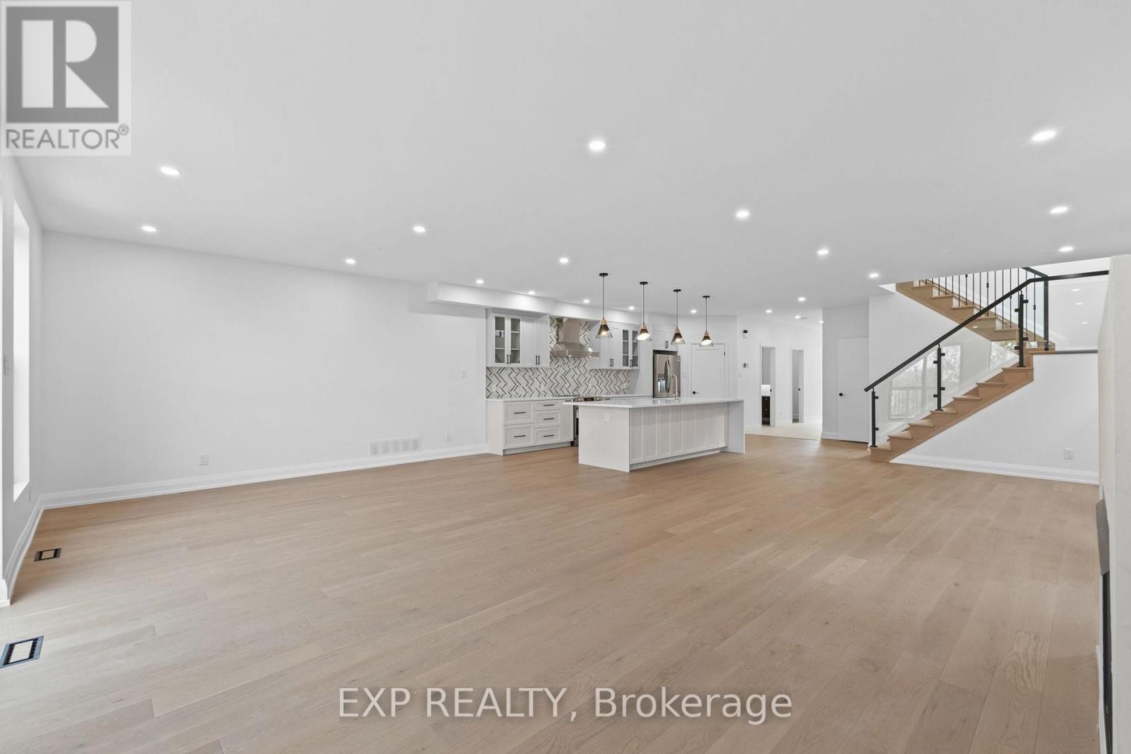 












6817 NOTRE DAME STREET

,
Ottawa,




Ontario
K1C1H4

