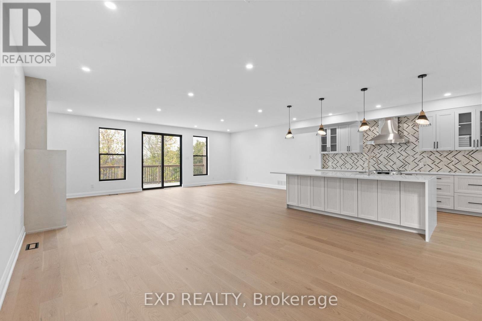 












6817 NOTRE DAME STREET

,
Ottawa,




Ontario
K1C1H4

