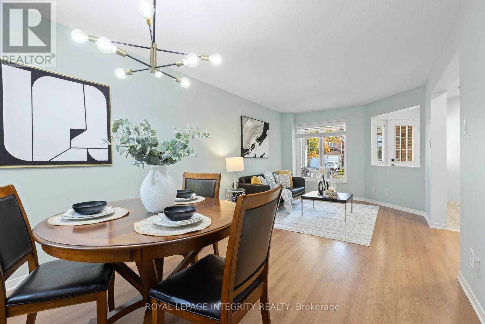 












11 ROYAL FIELD CRESCENT

,
Ottawa,




Ontario
K2J4G1

