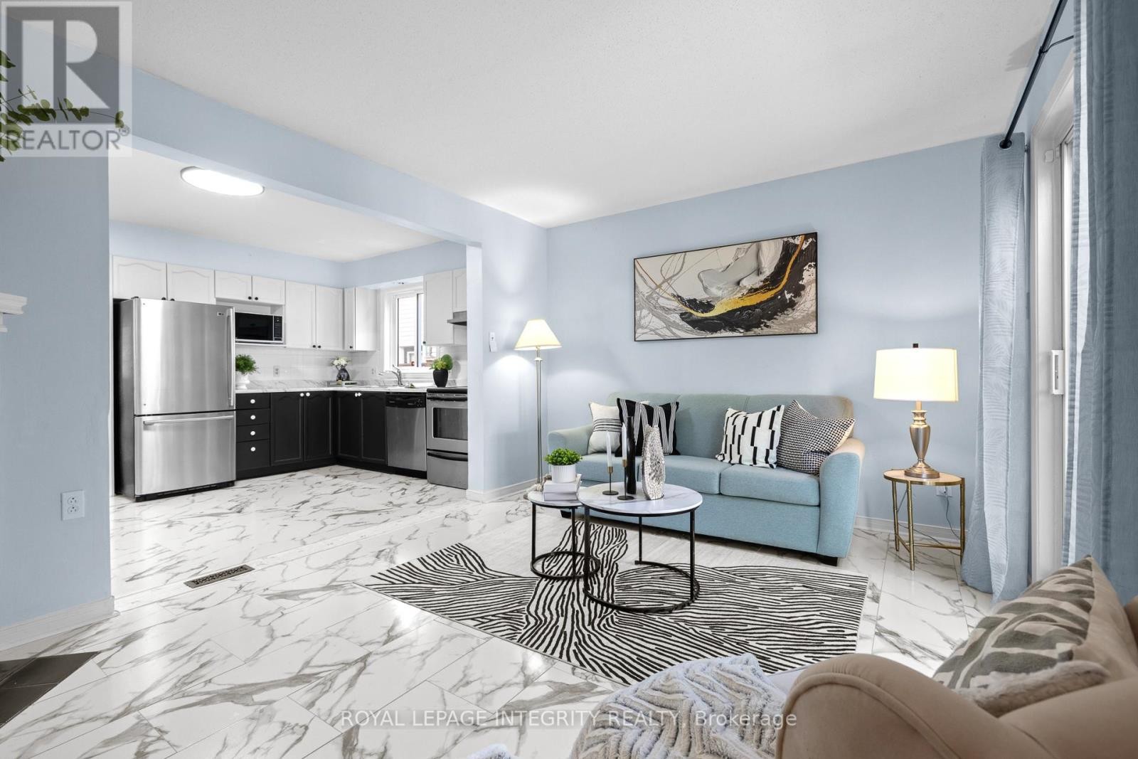 












11 ROYAL FIELD CRESCENT

,
Ottawa,




Ontario
K2J4G1

