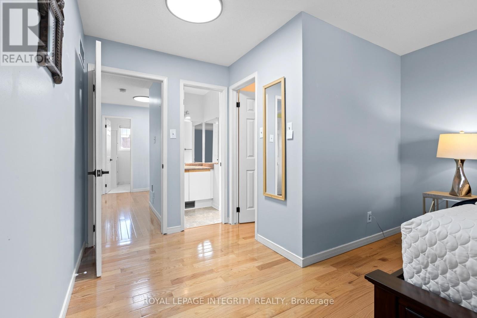 












11 ROYAL FIELD CRESCENT

,
Ottawa,




Ontario
K2J4G1

