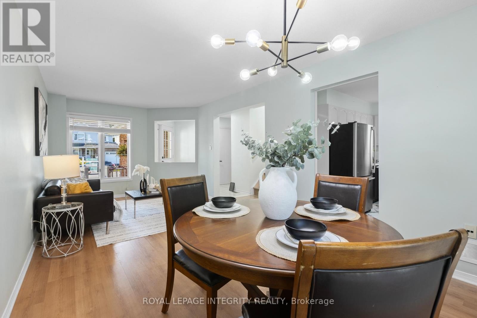 












11 ROYAL FIELD CRESCENT

,
Ottawa,




Ontario
K2J4G1

