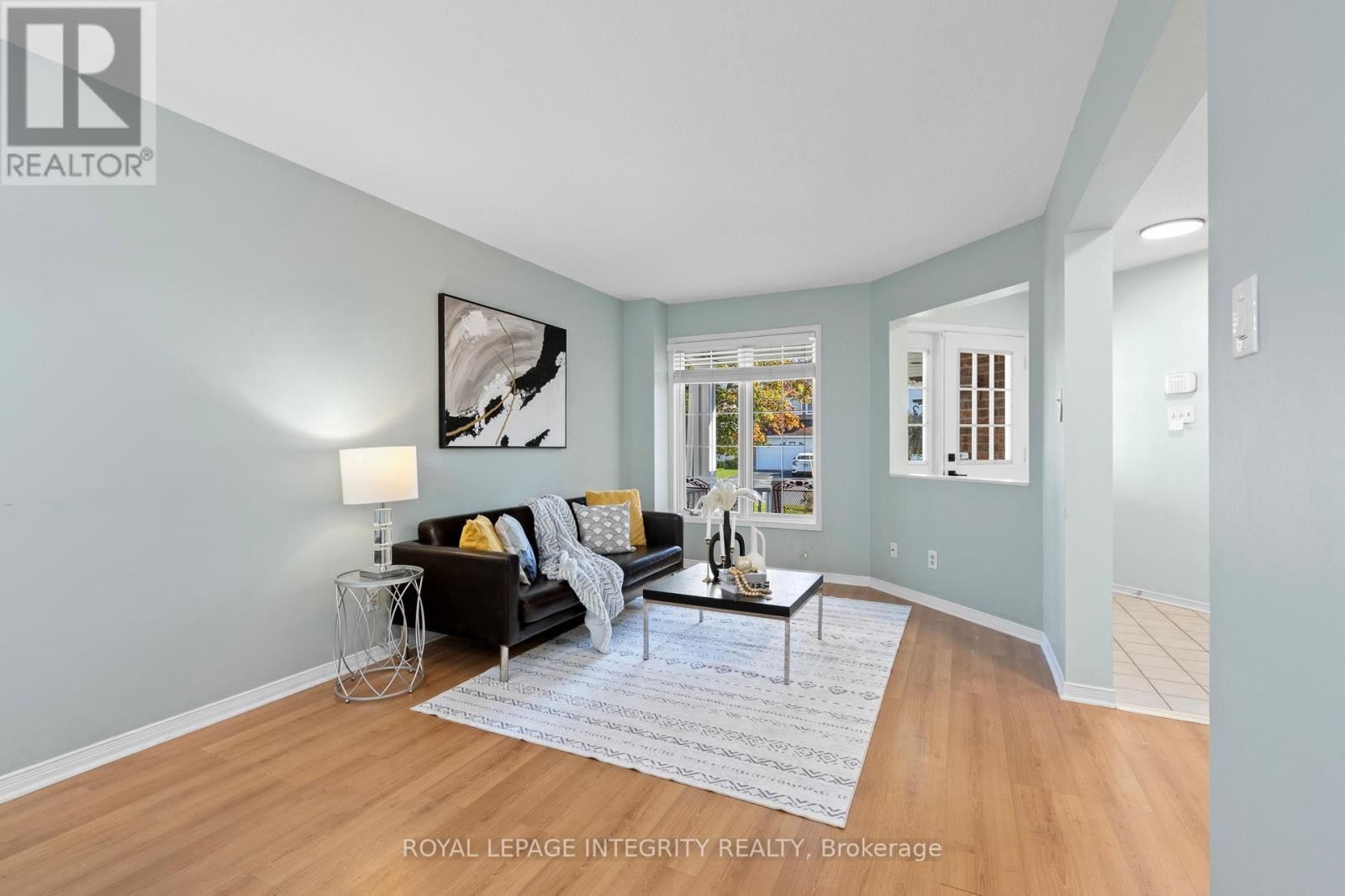 












11 ROYAL FIELD CRESCENT

,
Ottawa,




Ontario
K2J4G1

