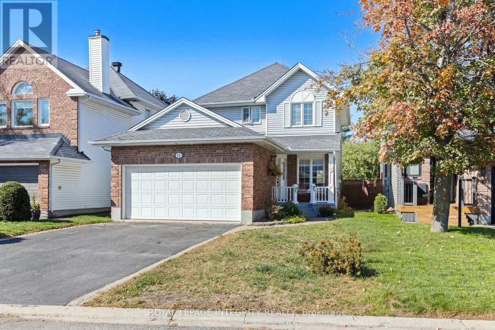 












11 ROYAL FIELD CRESCENT

,
Ottawa,




Ontario
K2J4G1

