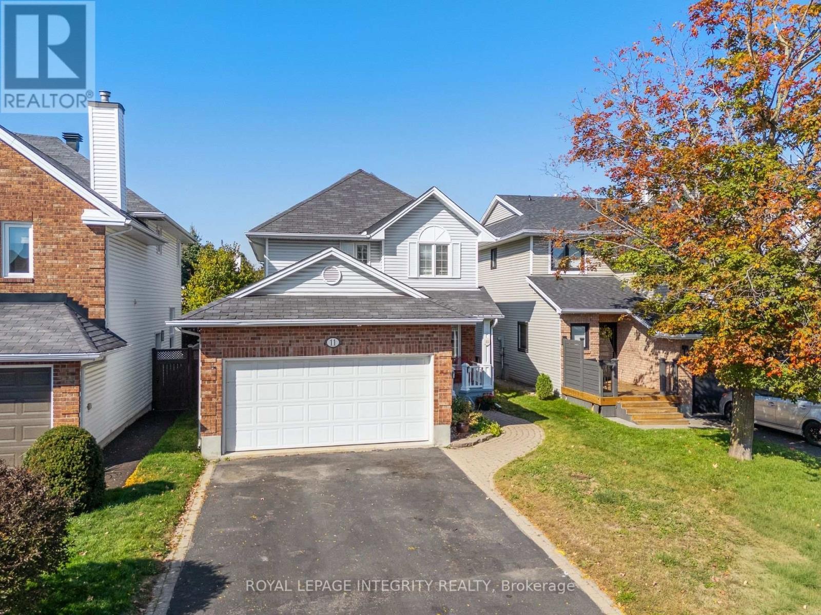 












11 ROYAL FIELD CRESCENT

,
Ottawa,




Ontario
K2J4G1

