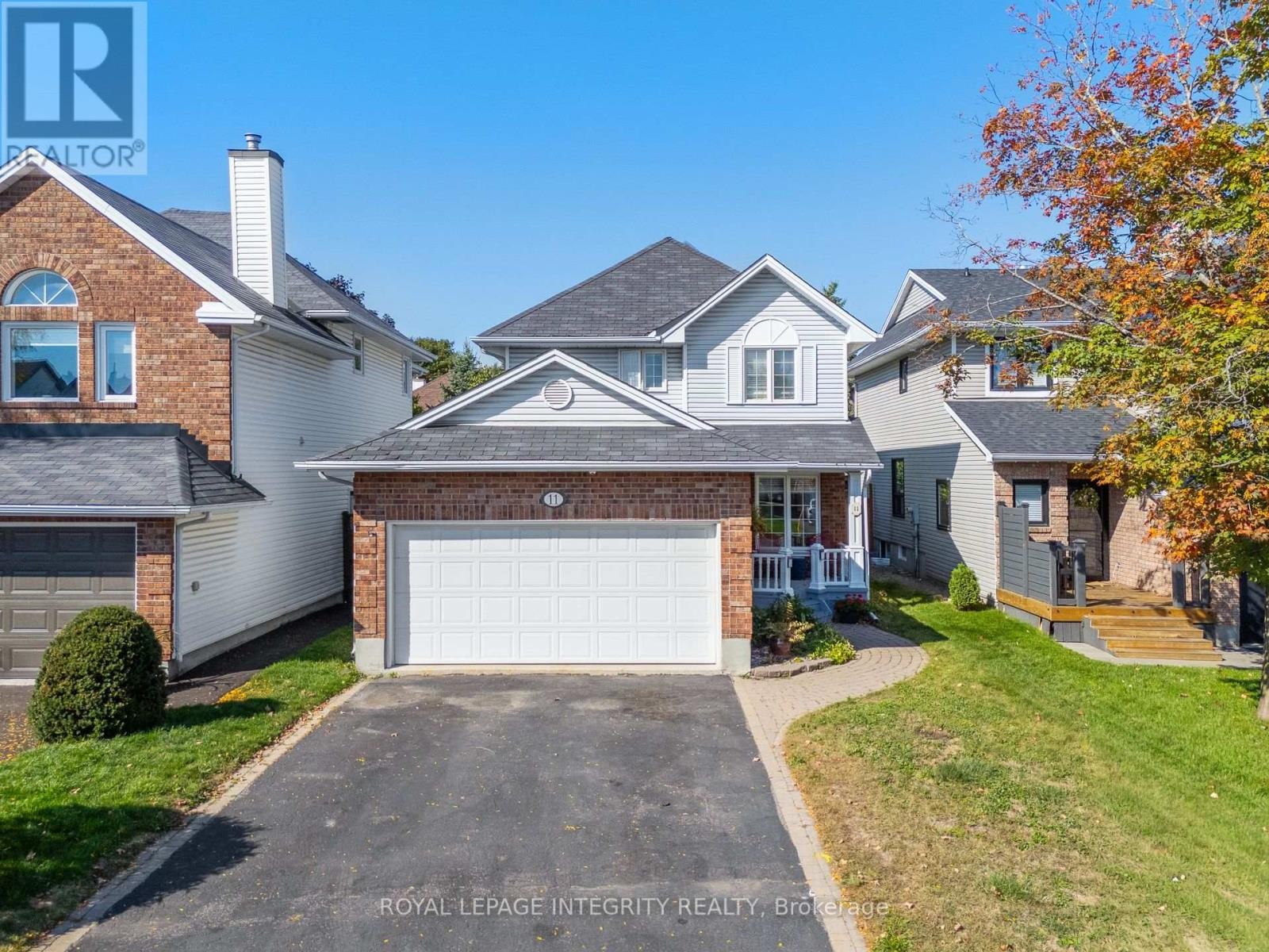 












11 ROYAL FIELD CRESCENT

,
Ottawa,




Ontario
K2J4G1

