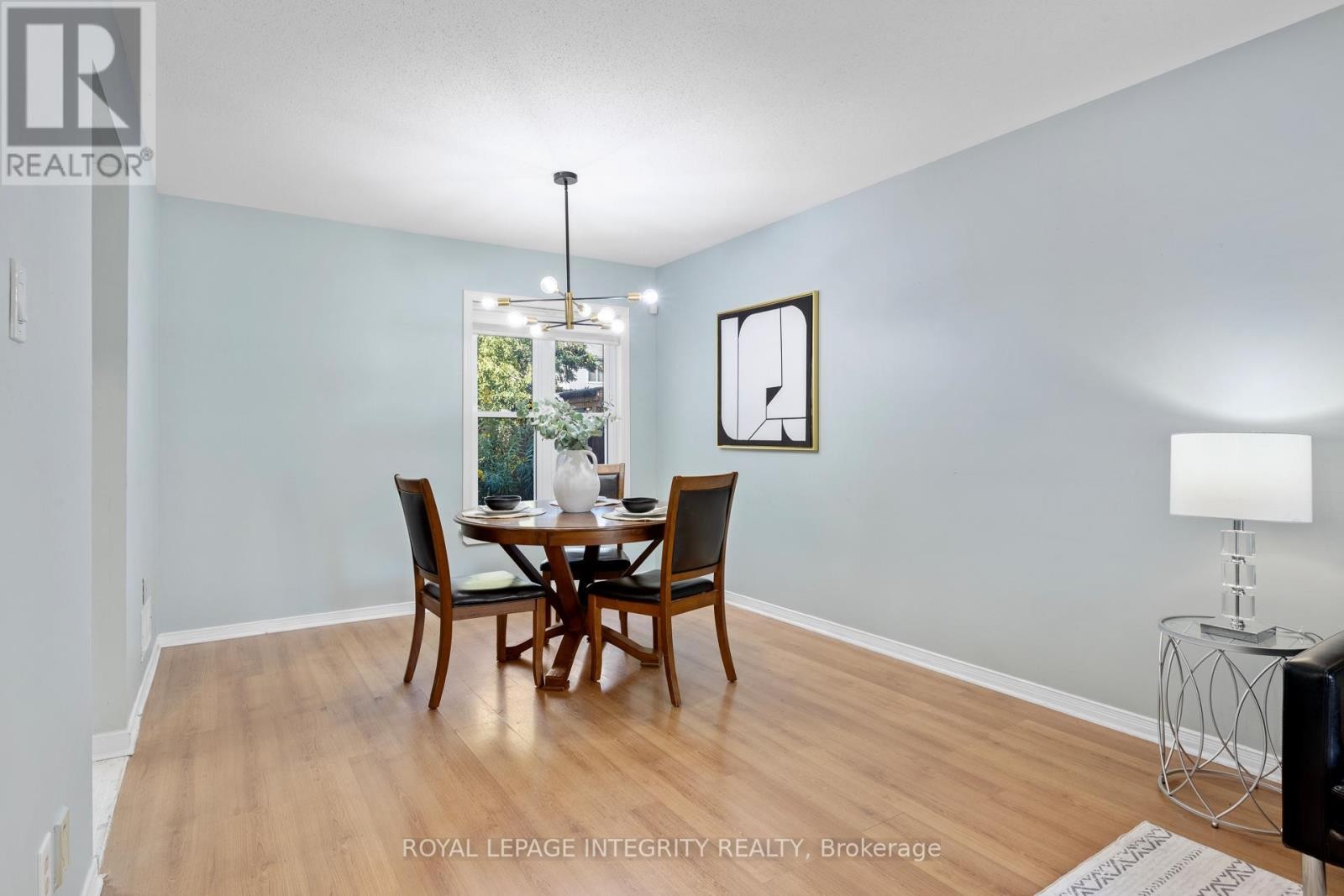 












11 ROYAL FIELD CRESCENT

,
Ottawa,




Ontario
K2J4G1

