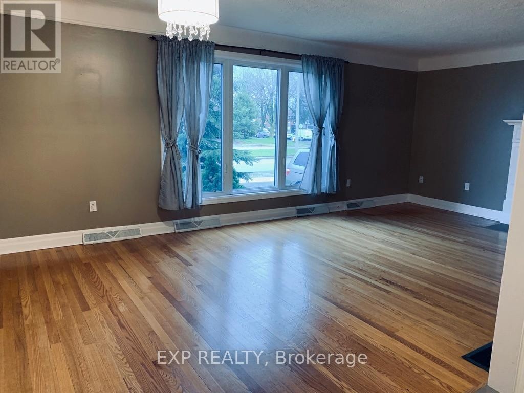 












1554 BASELINE ROAD

,
Ottawa,




Ontario
K2C0B3

