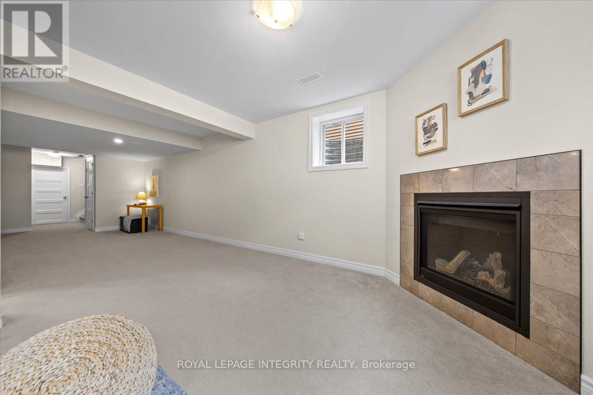 












825 INDICA STREET

,
Ottawa,




Ontario
K2S2J8

