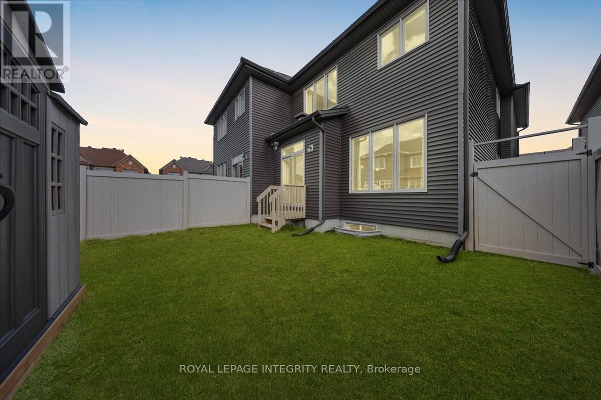 












825 INDICA STREET

,
Ottawa,




Ontario
K2S2J8

