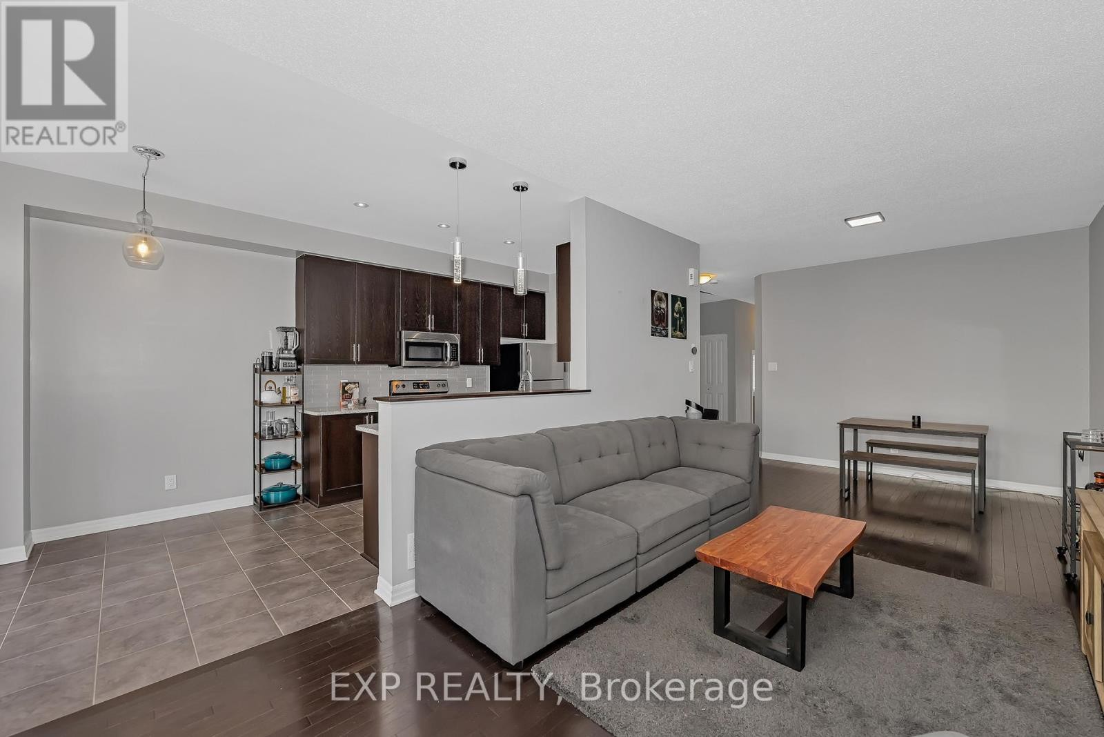 












503 KNOTRIDGE STREET N

,
Ottawa,




Ontario
K1W0A8

