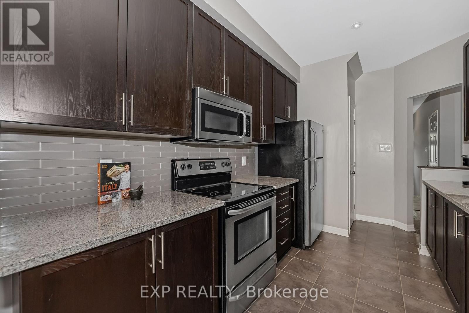 












503 KNOTRIDGE STREET N

,
Ottawa,




Ontario
K1W0A8

