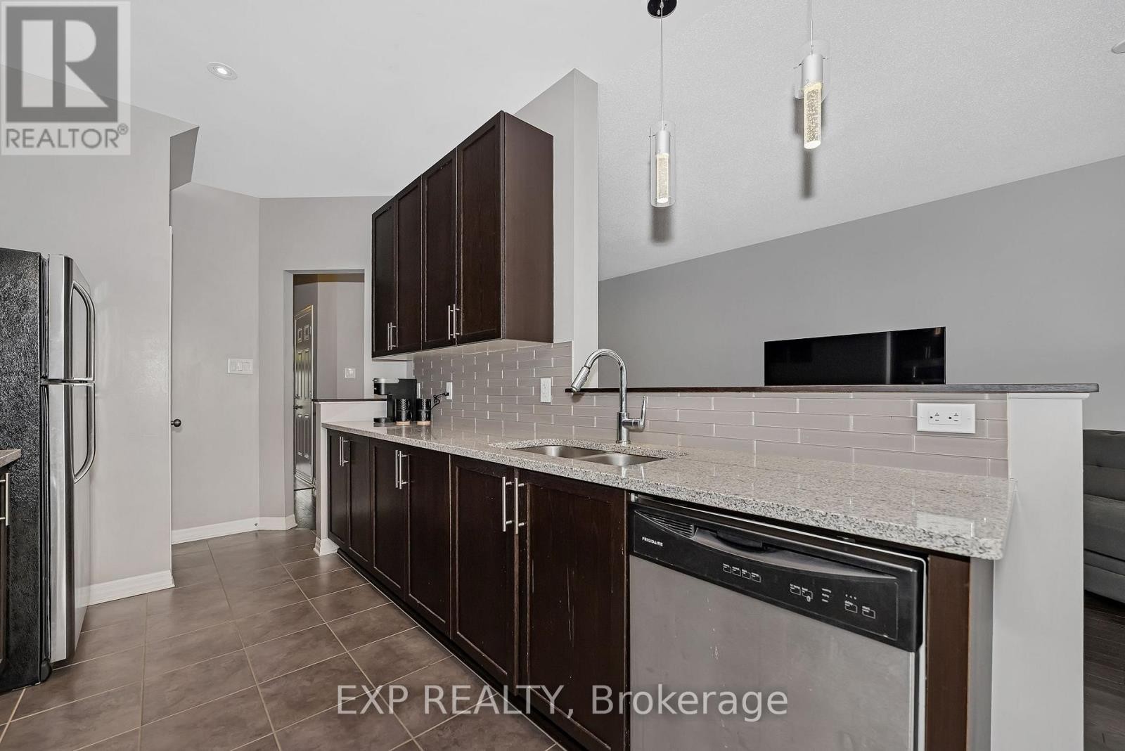 












503 KNOTRIDGE STREET N

,
Ottawa,




Ontario
K1W0A8

