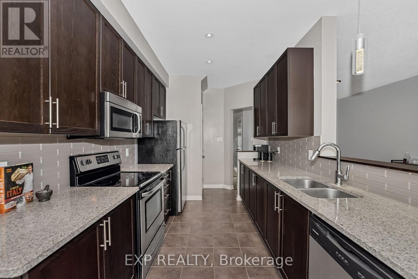 












503 KNOTRIDGE STREET N

,
Ottawa,




Ontario
K1W0A8

