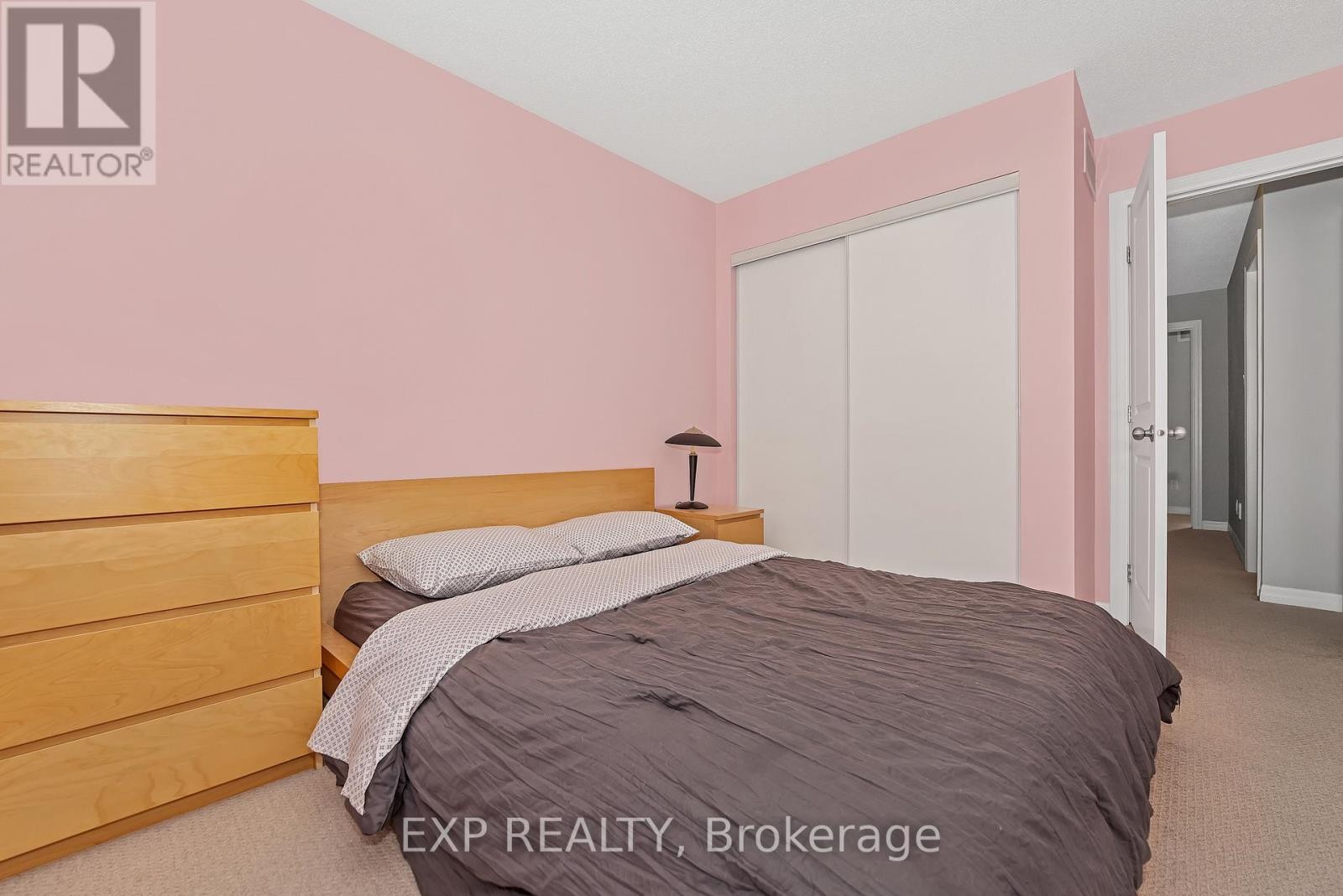 












503 KNOTRIDGE STREET N

,
Ottawa,




Ontario
K1W0A8

