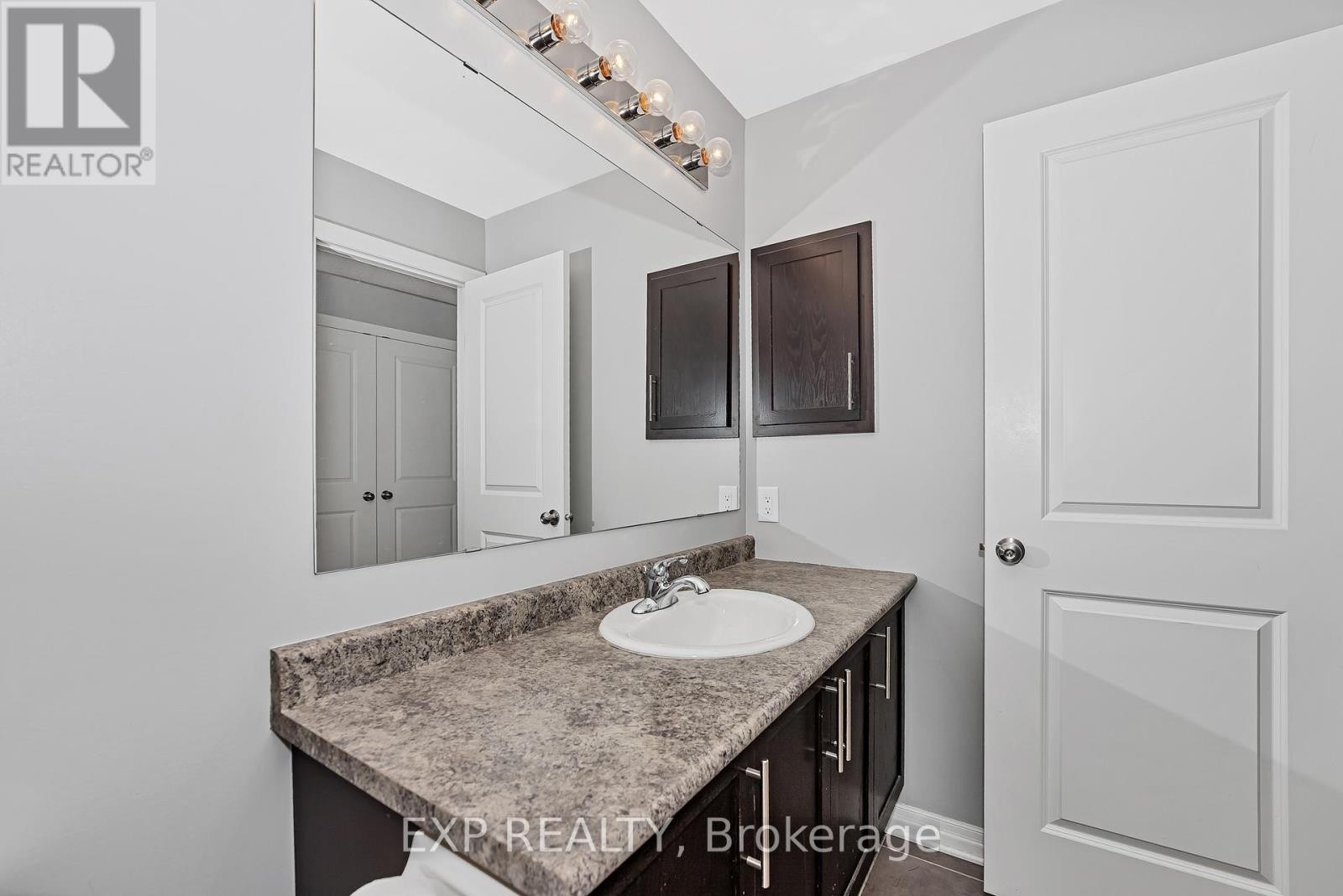 












503 KNOTRIDGE STREET N

,
Ottawa,




Ontario
K1W0A8

