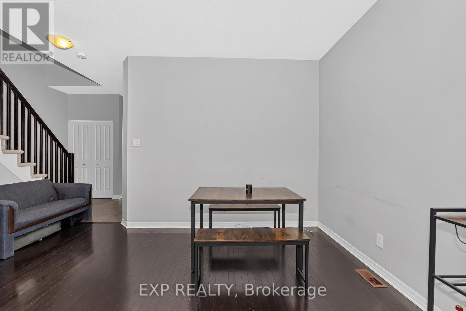 












503 KNOTRIDGE STREET N

,
Ottawa,




Ontario
K1W0A8

