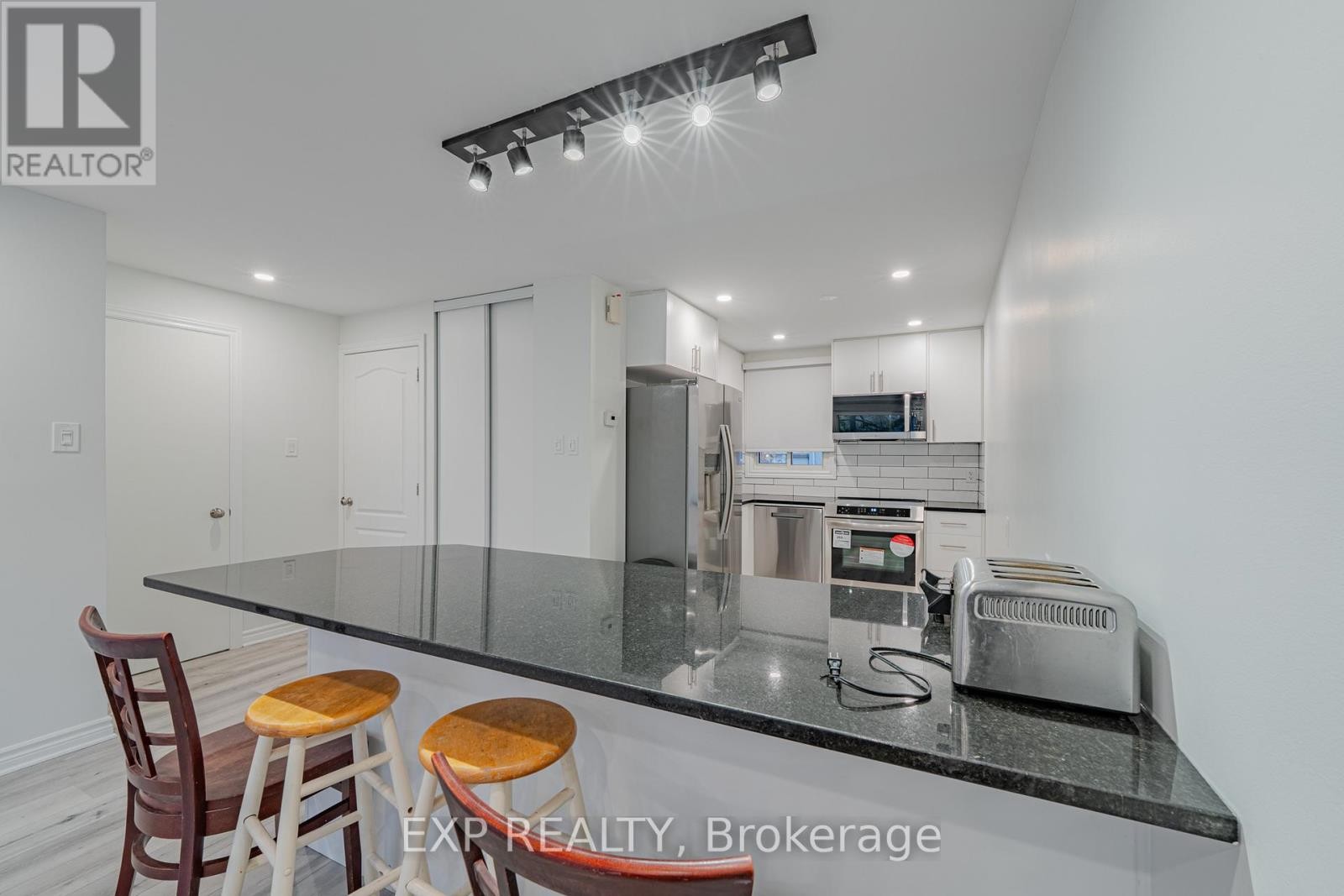 












268 WOODFIELD DRIVE

,
Ottawa,




Ontario
K2G4P2

