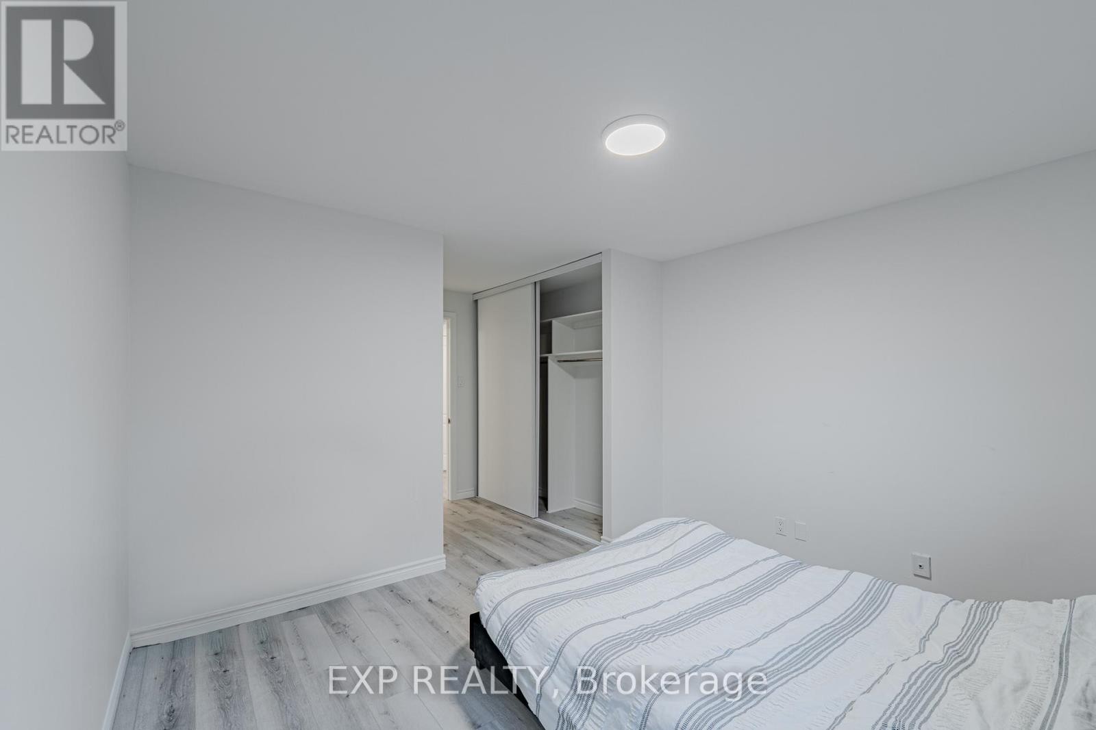 












268 WOODFIELD DRIVE

,
Ottawa,




Ontario
K2G4P2

