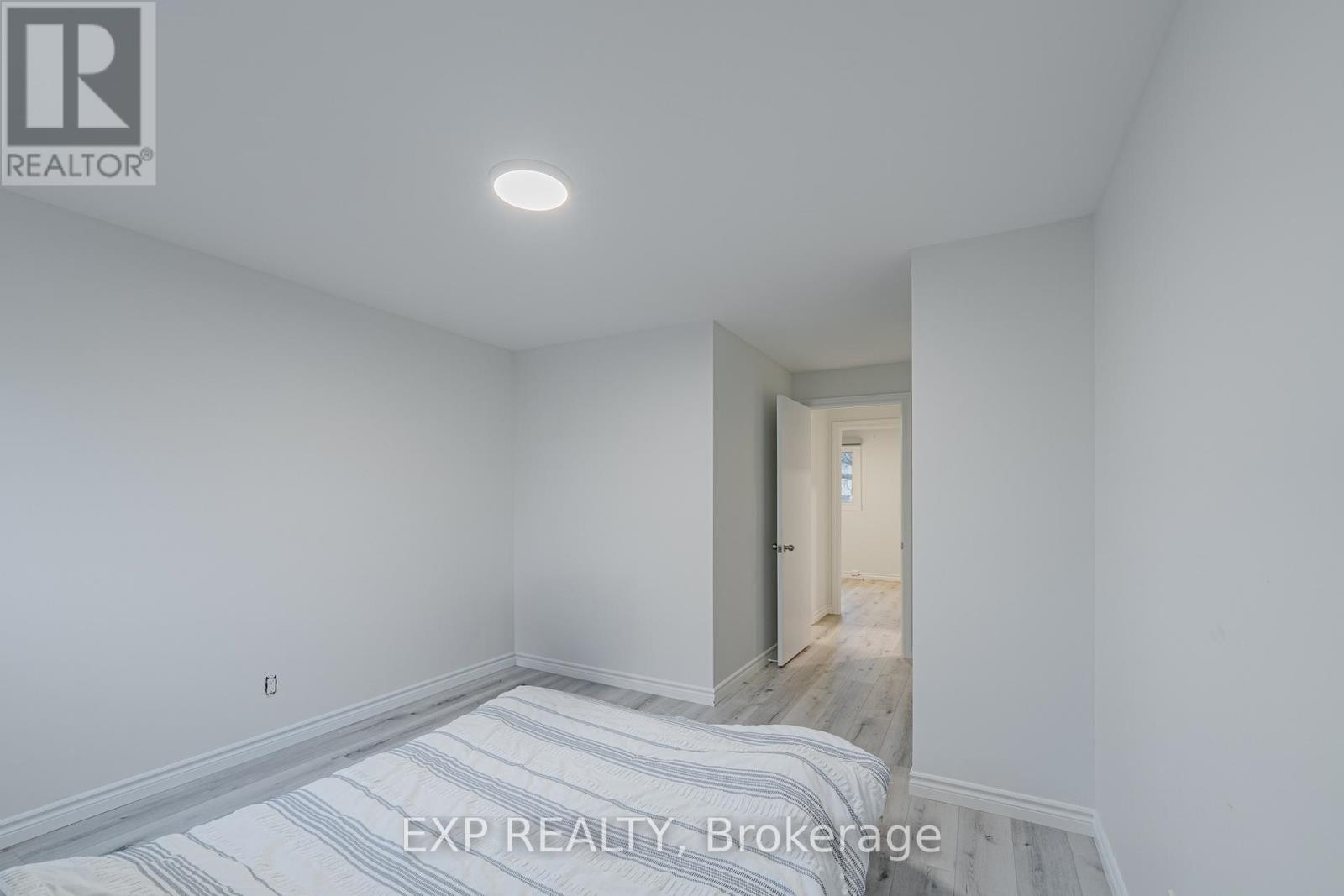 












268 WOODFIELD DRIVE

,
Ottawa,




Ontario
K2G4P2

