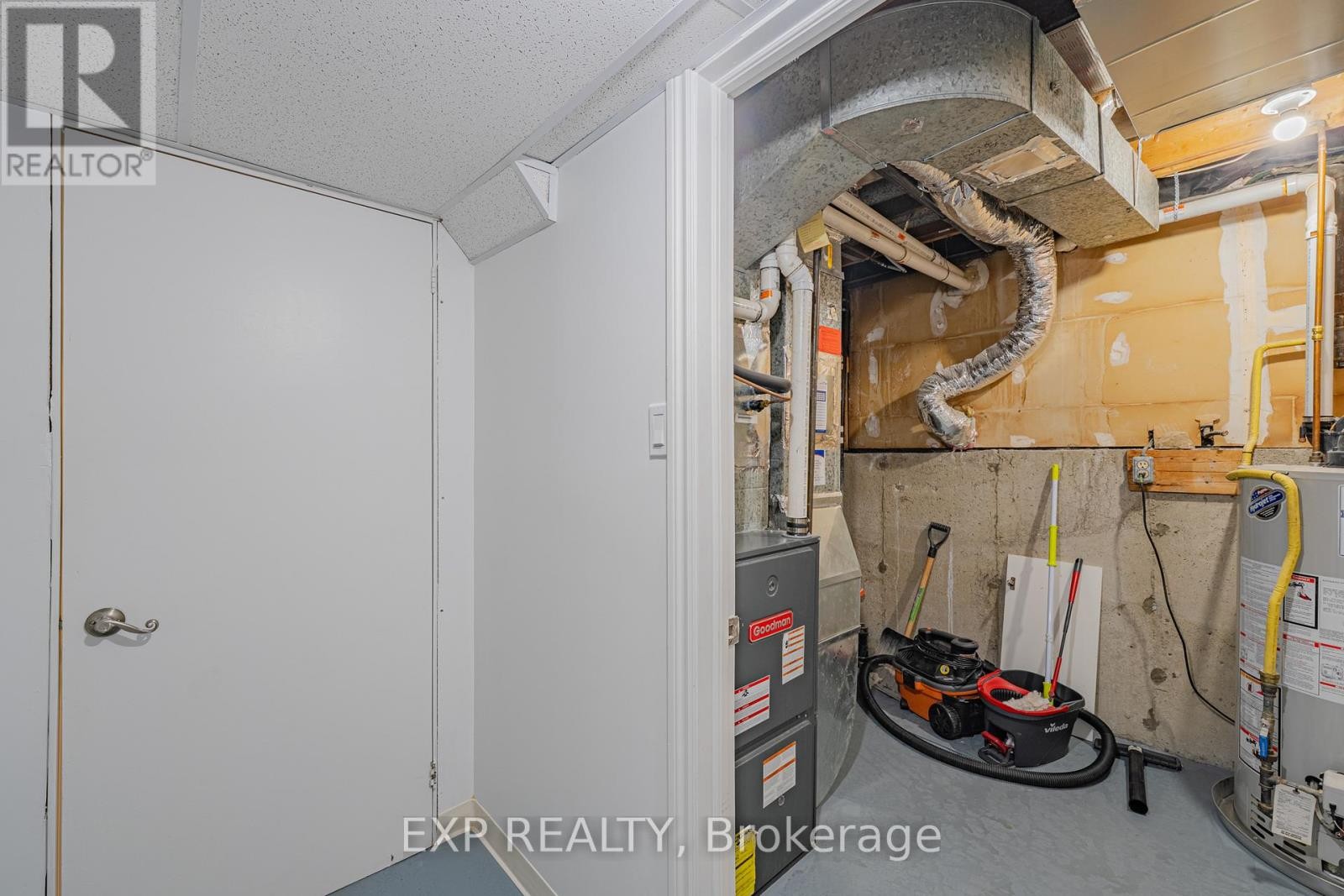 












268 WOODFIELD DRIVE

,
Ottawa,




Ontario
K2G4P2

