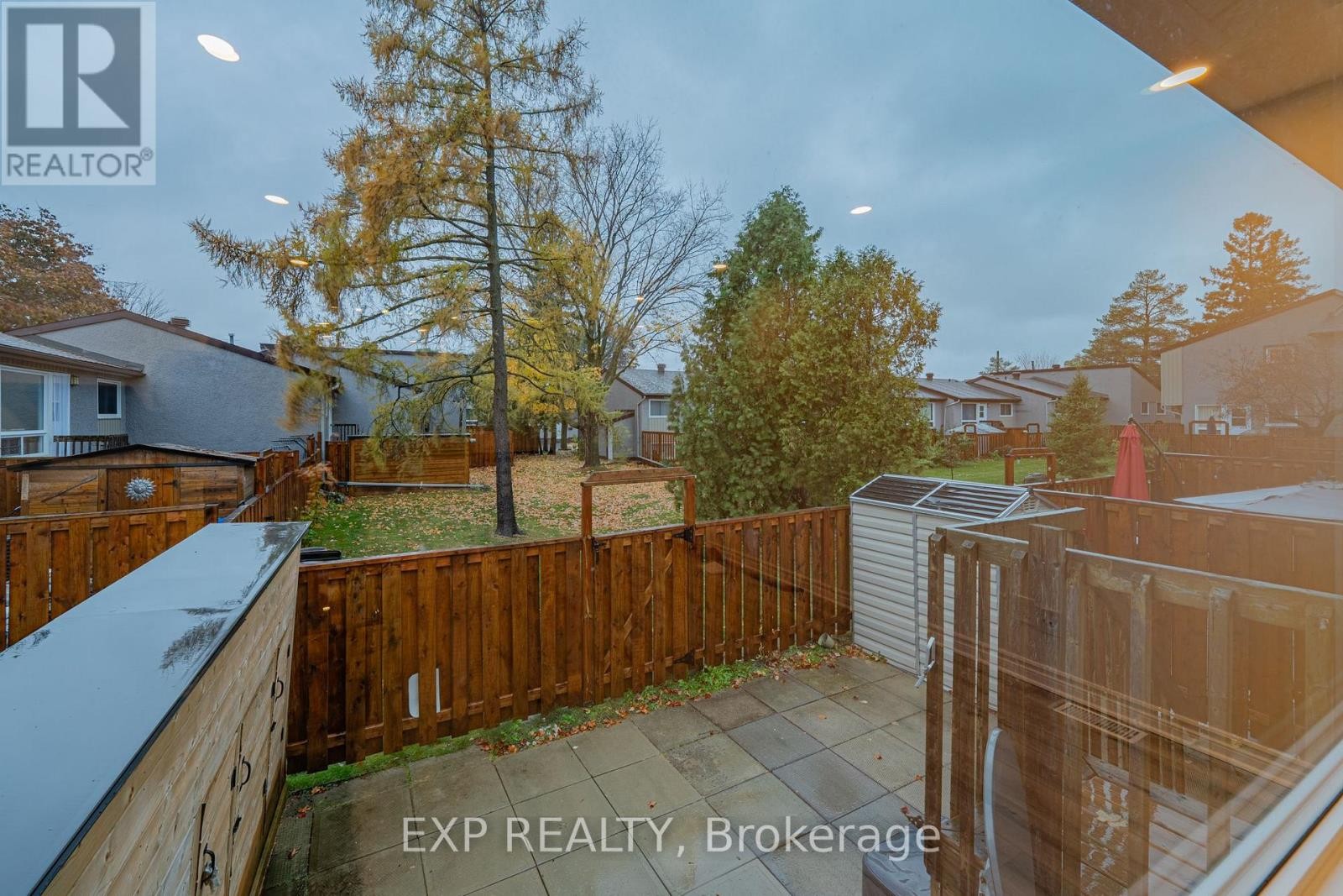 












268 WOODFIELD DRIVE

,
Ottawa,




Ontario
K2G4P2

