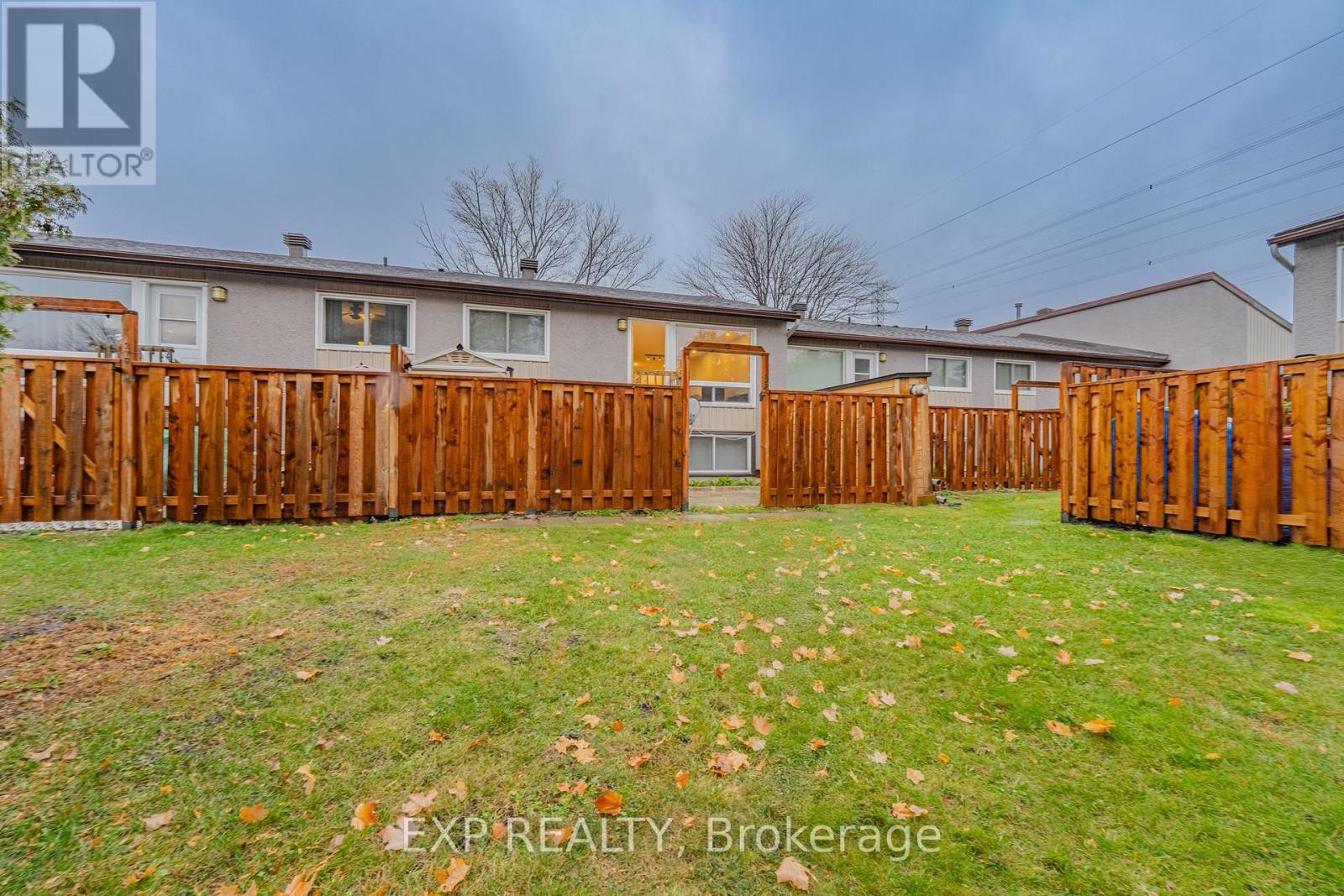 












268 WOODFIELD DRIVE

,
Ottawa,




Ontario
K2G4P2

