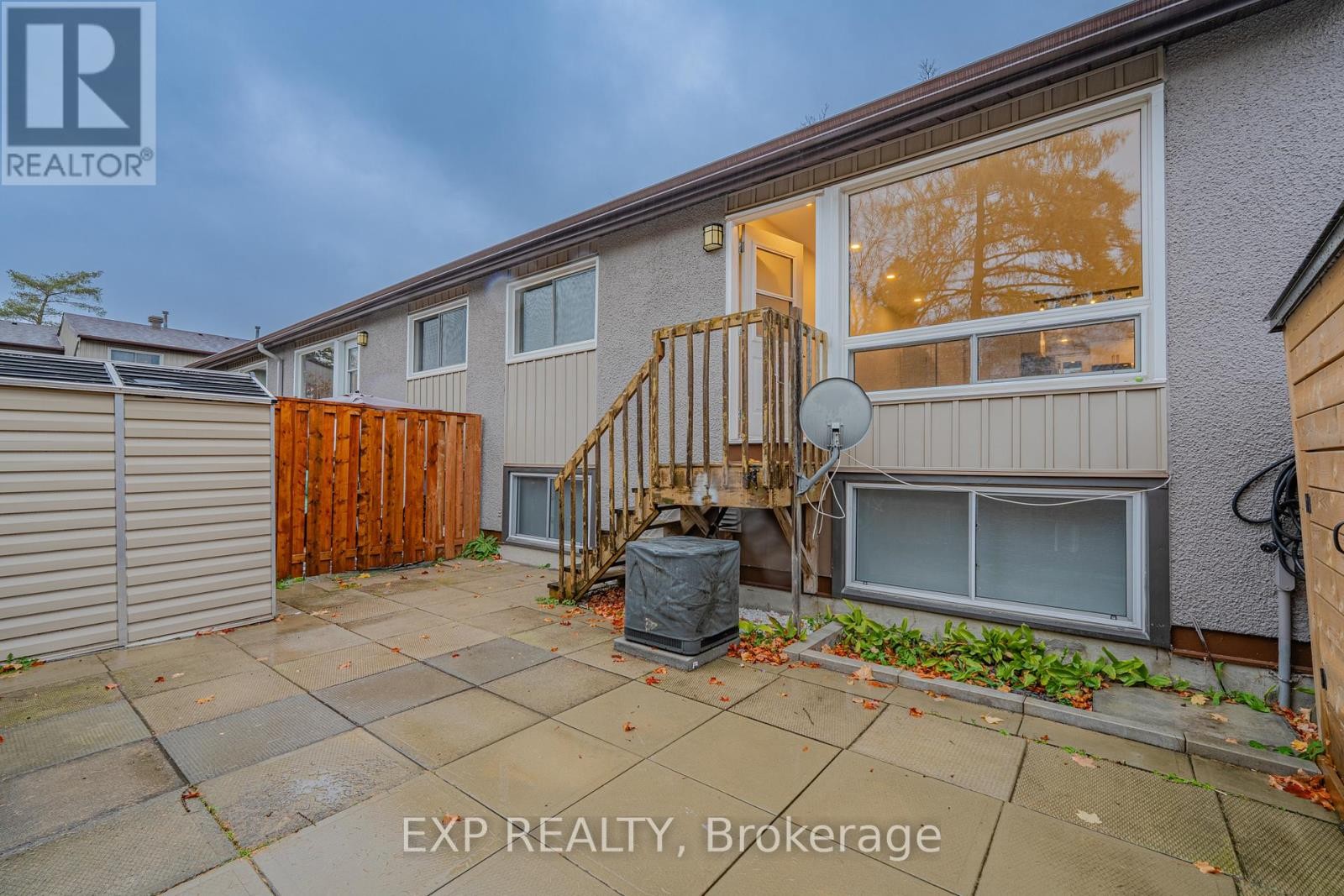 












268 WOODFIELD DRIVE

,
Ottawa,




Ontario
K2G4P2

