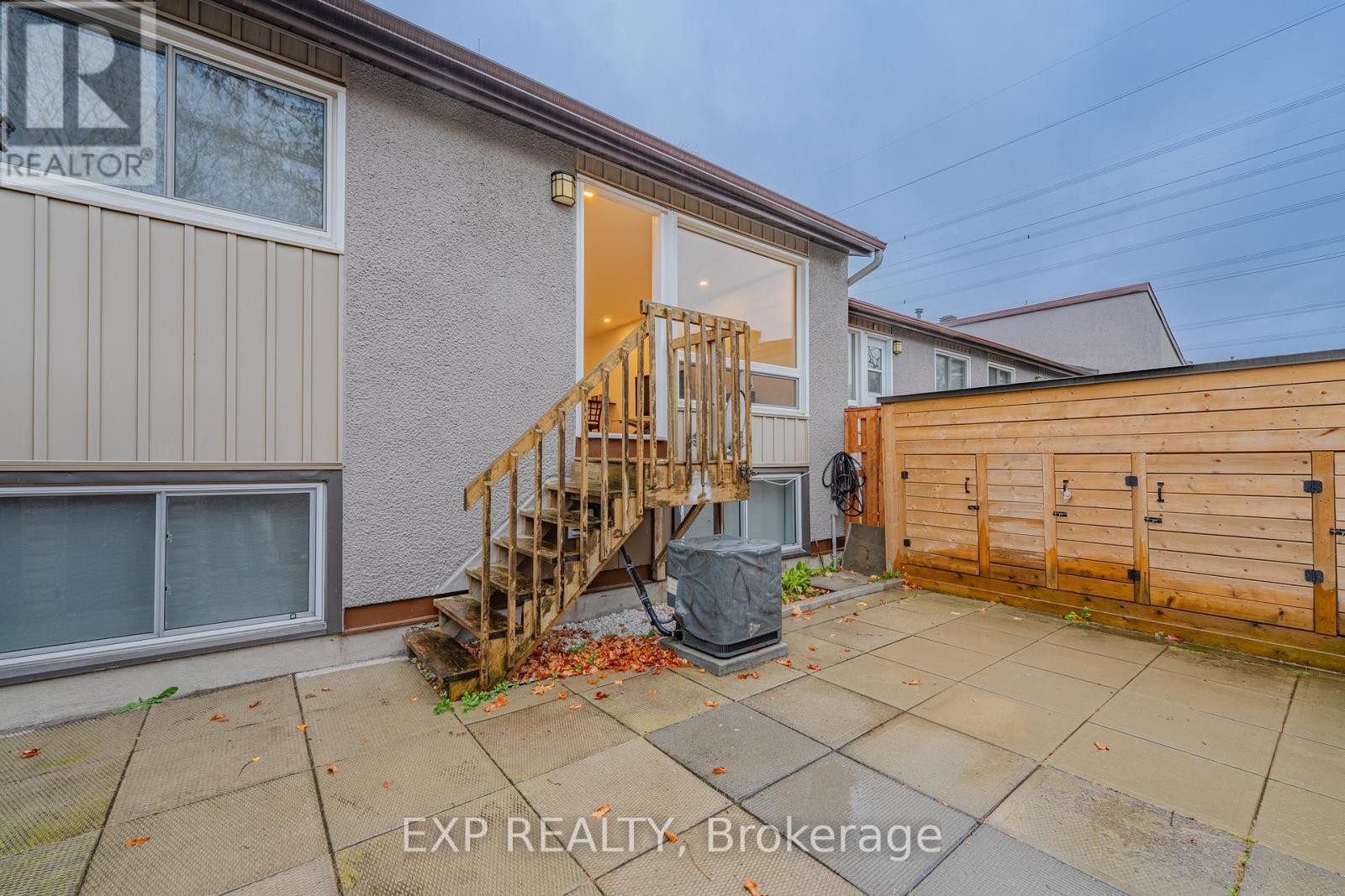 












268 WOODFIELD DRIVE

,
Ottawa,




Ontario
K2G4P2

