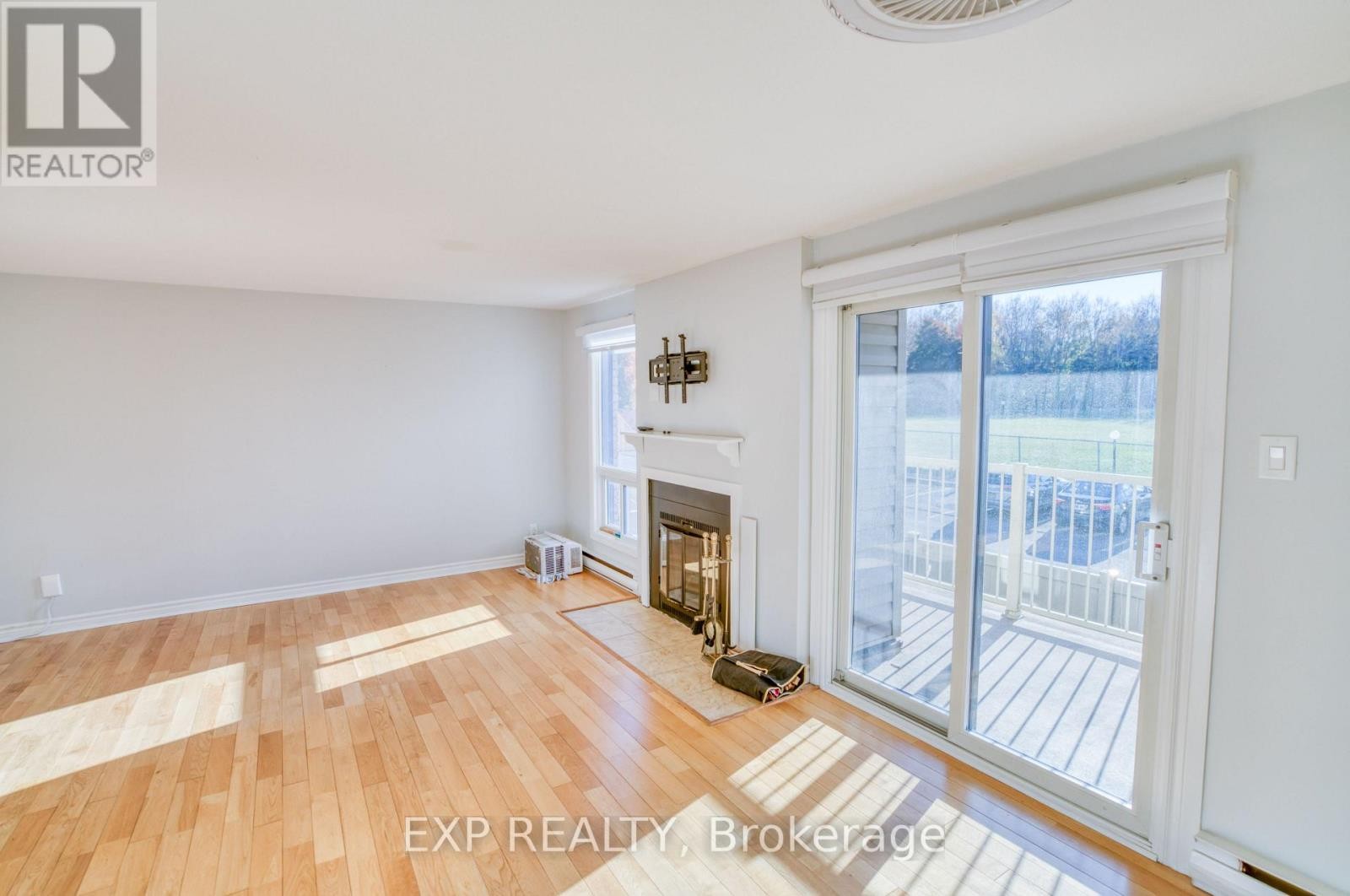 












1 - 16 SWEETBRIAR CIRCLE

,
Ottawa,




Ontario
K2J2K4

