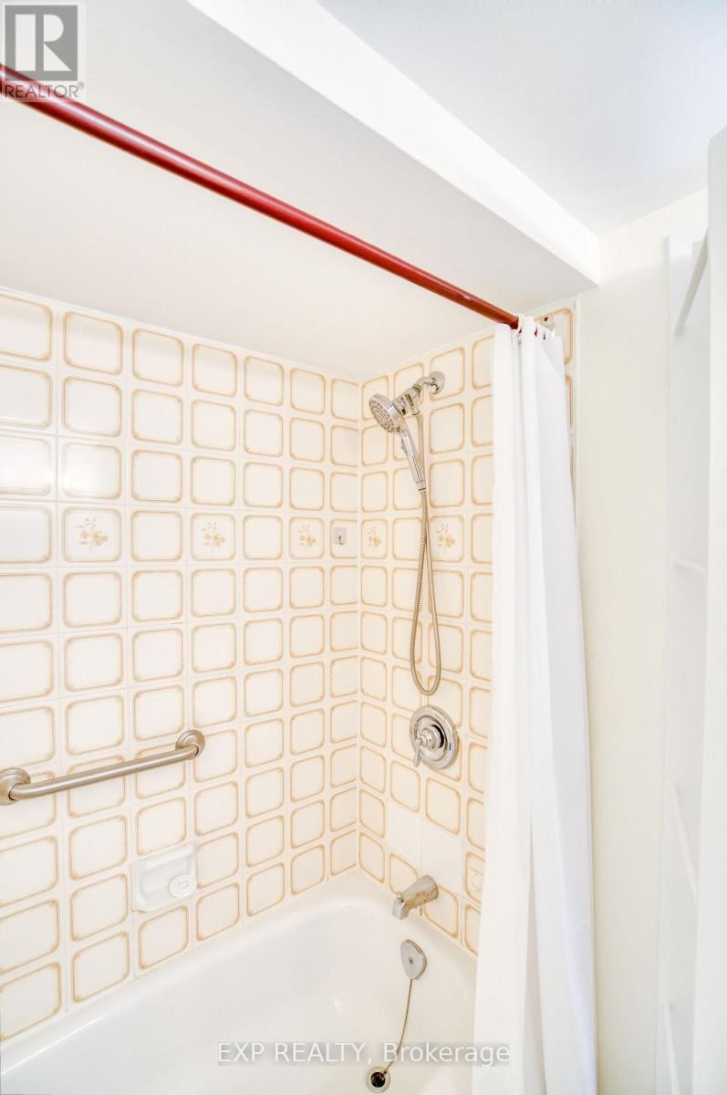 












1 - 16 SWEETBRIAR CIRCLE

,
Ottawa,




Ontario
K2J2K4

