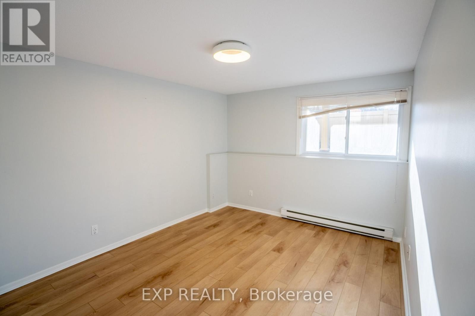 












1 - 16 SWEETBRIAR CIRCLE

,
Ottawa,




Ontario
K2J2K4

