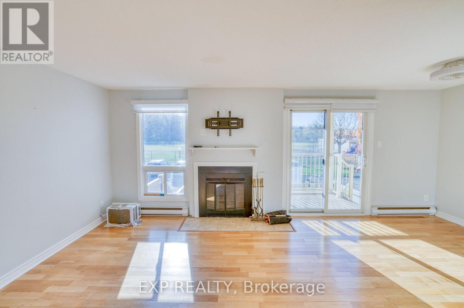 












1 - 16 SWEETBRIAR CIRCLE

,
Ottawa,




Ontario
K2J2K4

