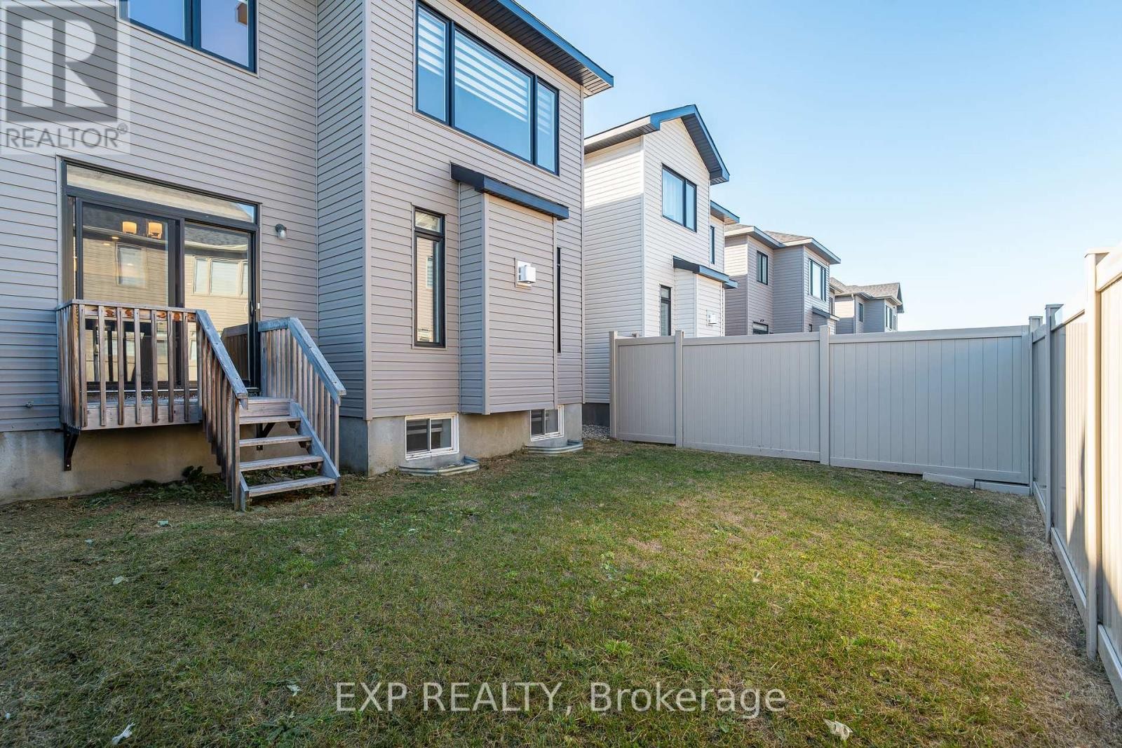 












92 BIG DIPPER STREET

,
Ottawa,




Ontario
K4M0L9

