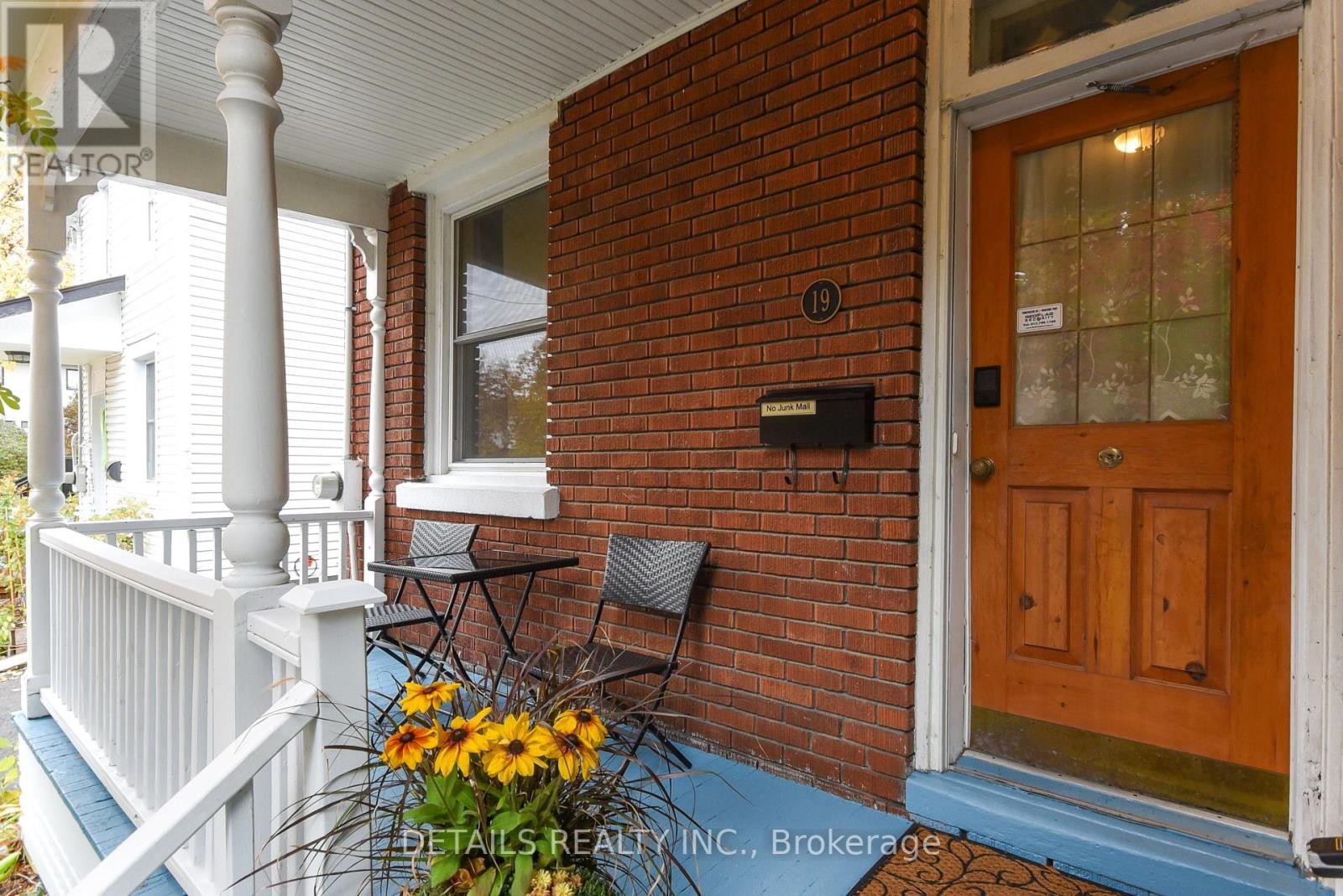 












19 GOULD STREET

,
Ottawa,




Ontario
K1Y2P1

