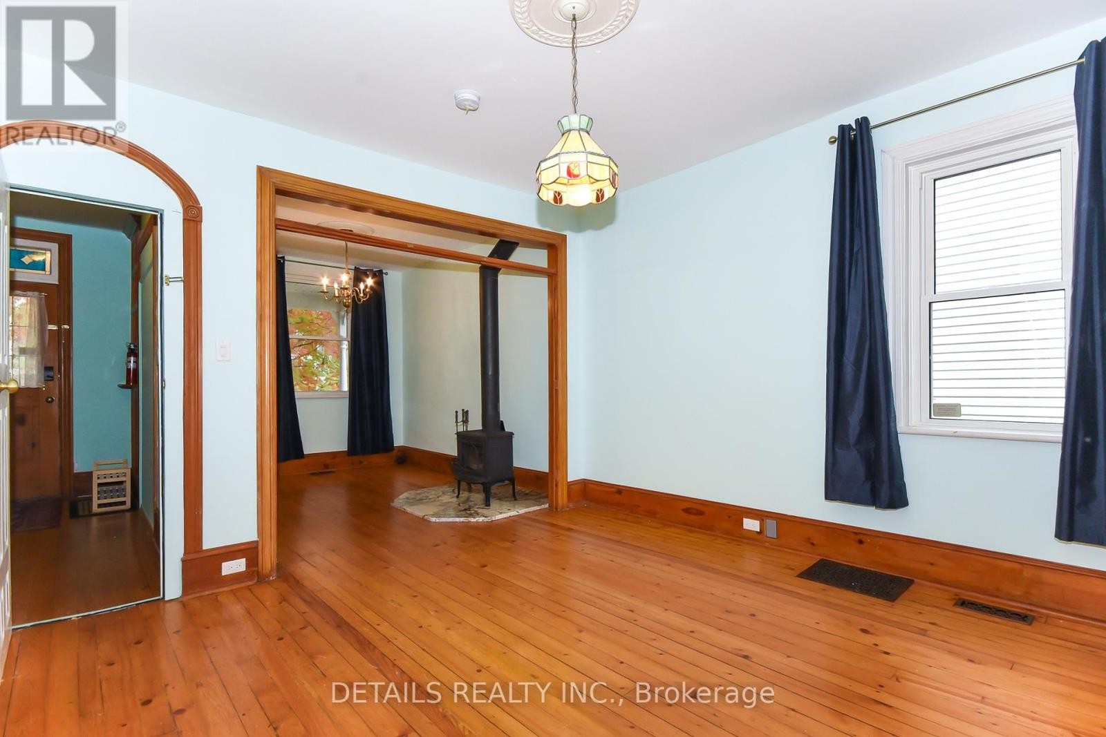 












19 GOULD STREET

,
Ottawa,




Ontario
K1Y2P1

