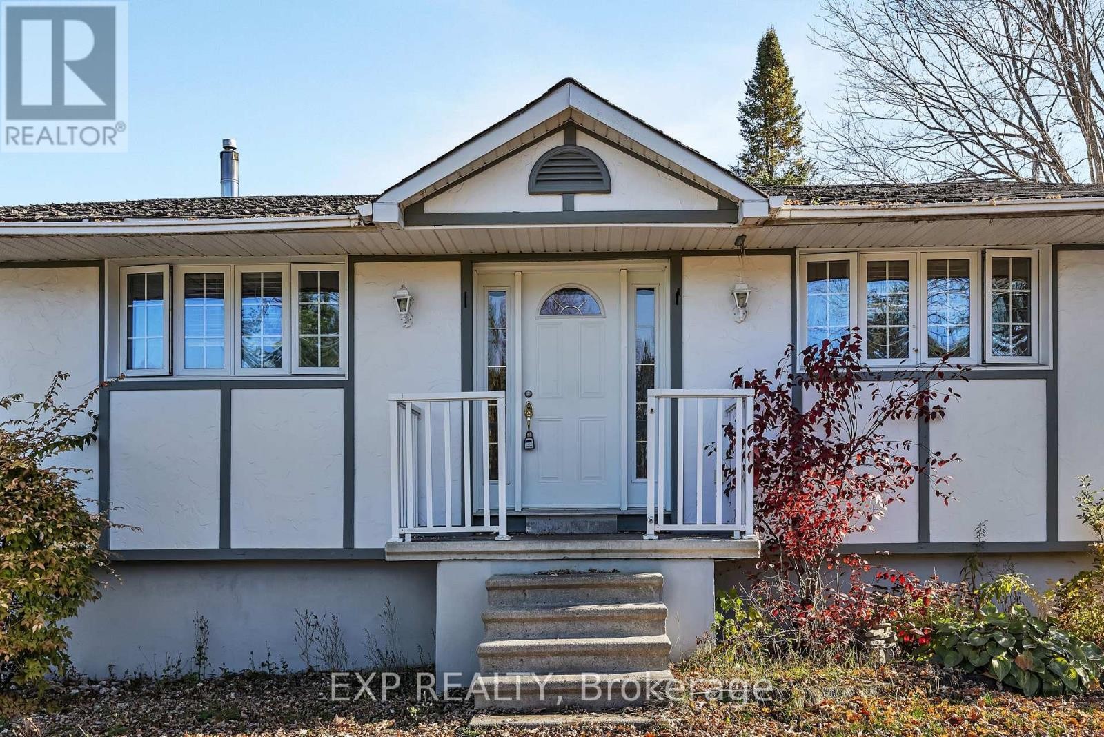 












3297 WAYNE STREET

,
Ottawa,




Ontario
K0A2W0

