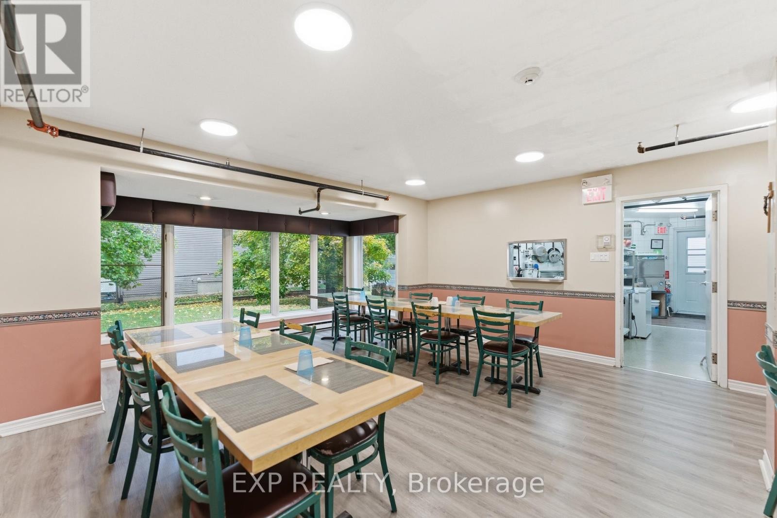 












104 - 2526 LAURIER STREET

,
Clarence-Rockland,




Ontario
K4K1B1

