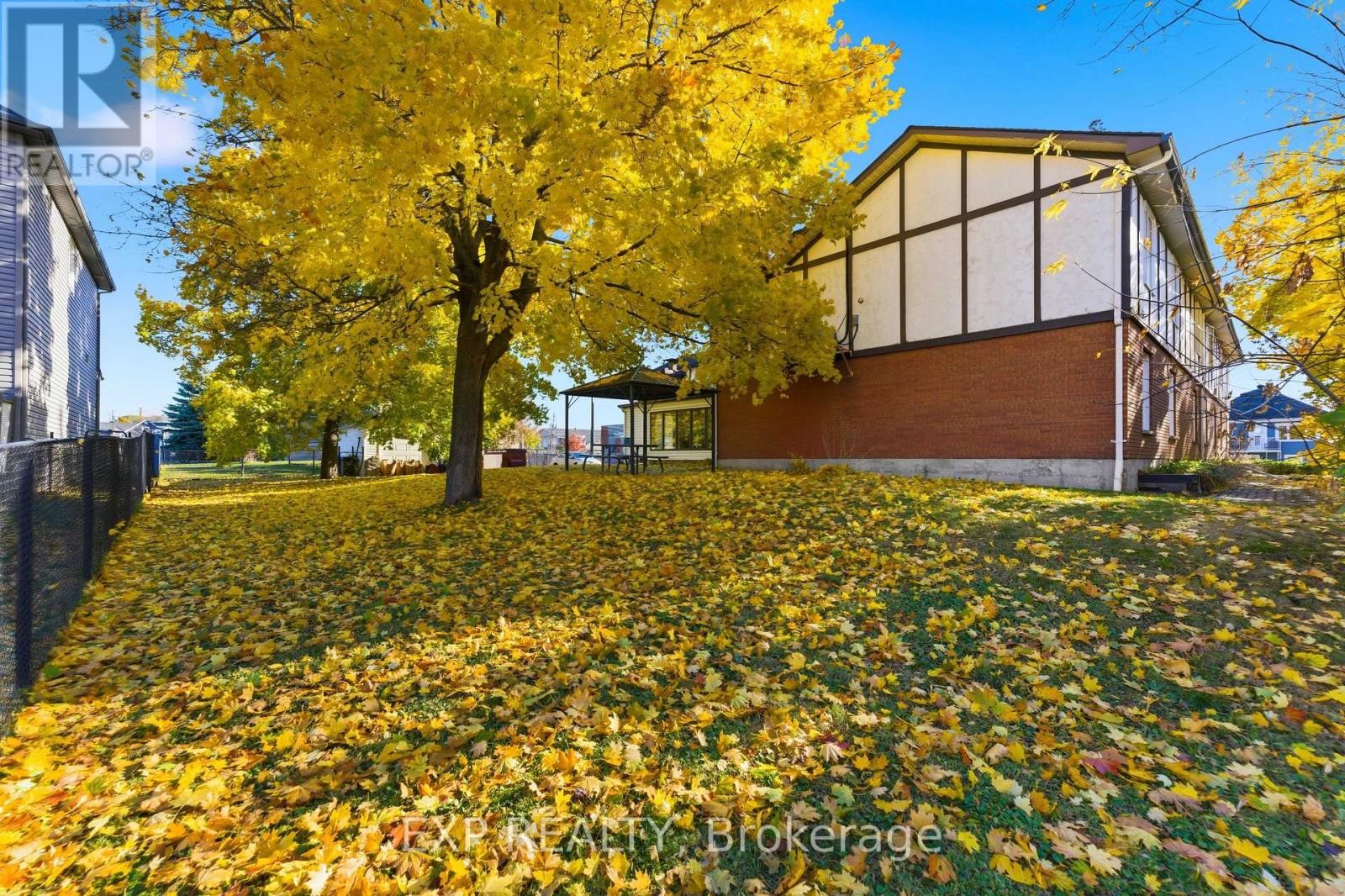 












211 - 2526 LAURIER STREET

,
Clarence-Rockland,




Ontario
K4K1B1

