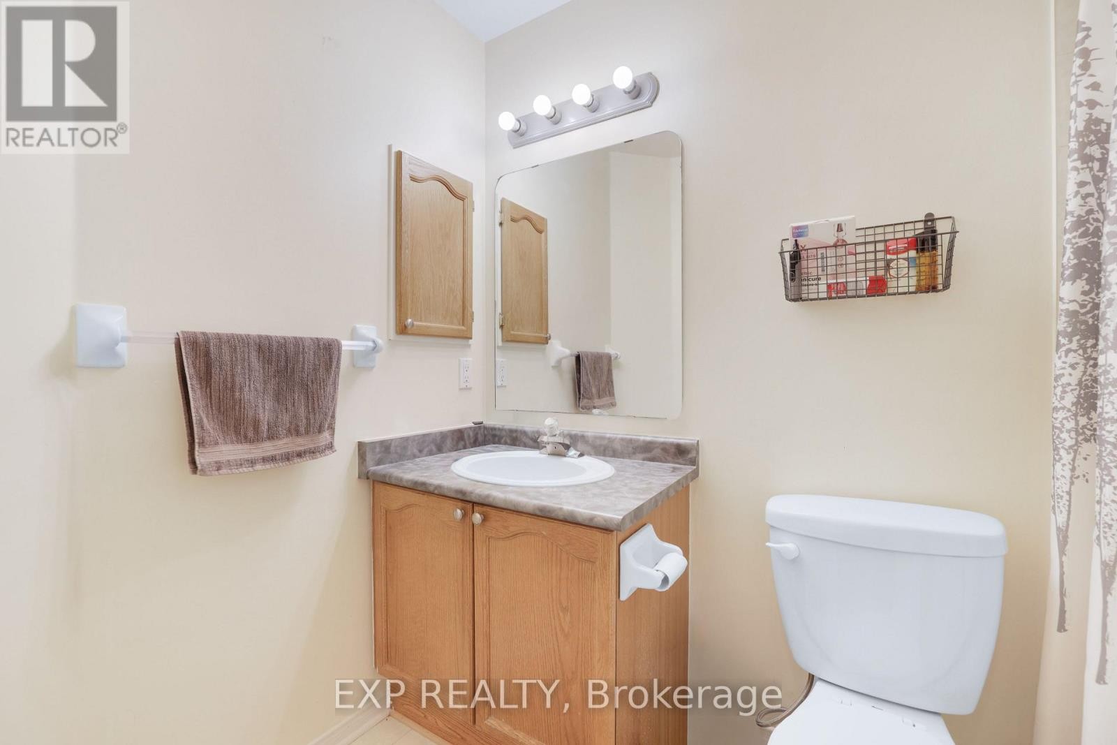 












19 WITTINGHAM DRIVE

,
Ottawa,




Ontario
K2G6H1

