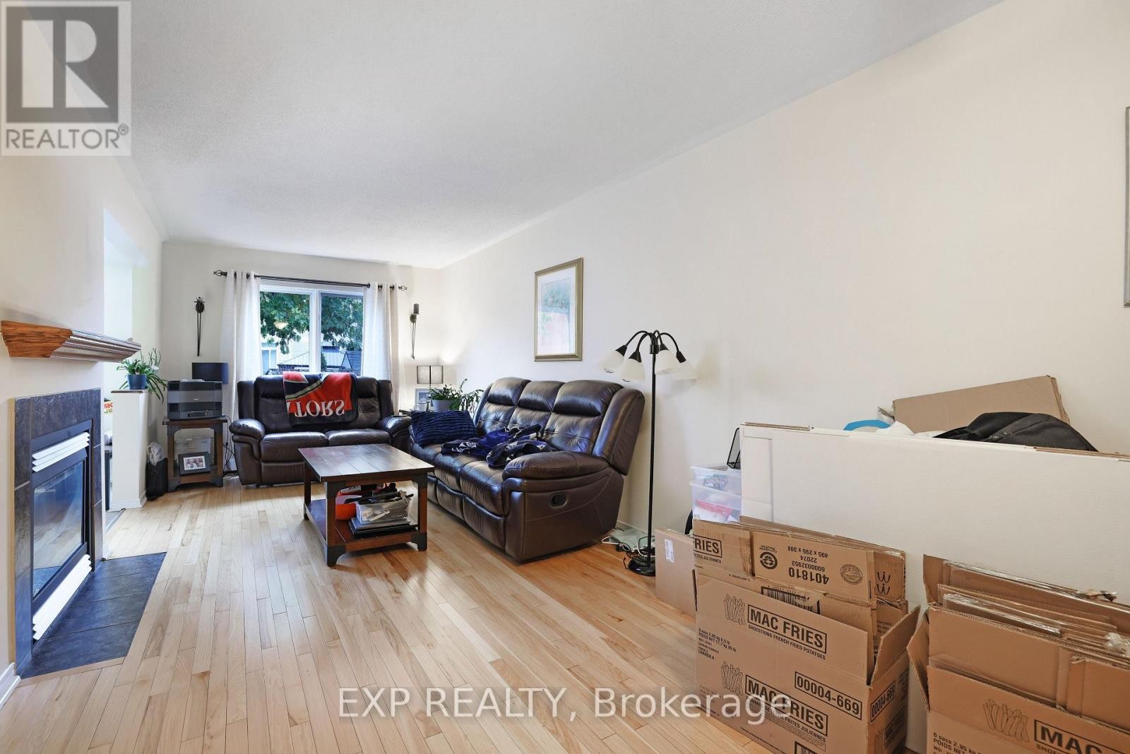 












19 WITTINGHAM DRIVE

,
Ottawa,




Ontario
K2G6H1

