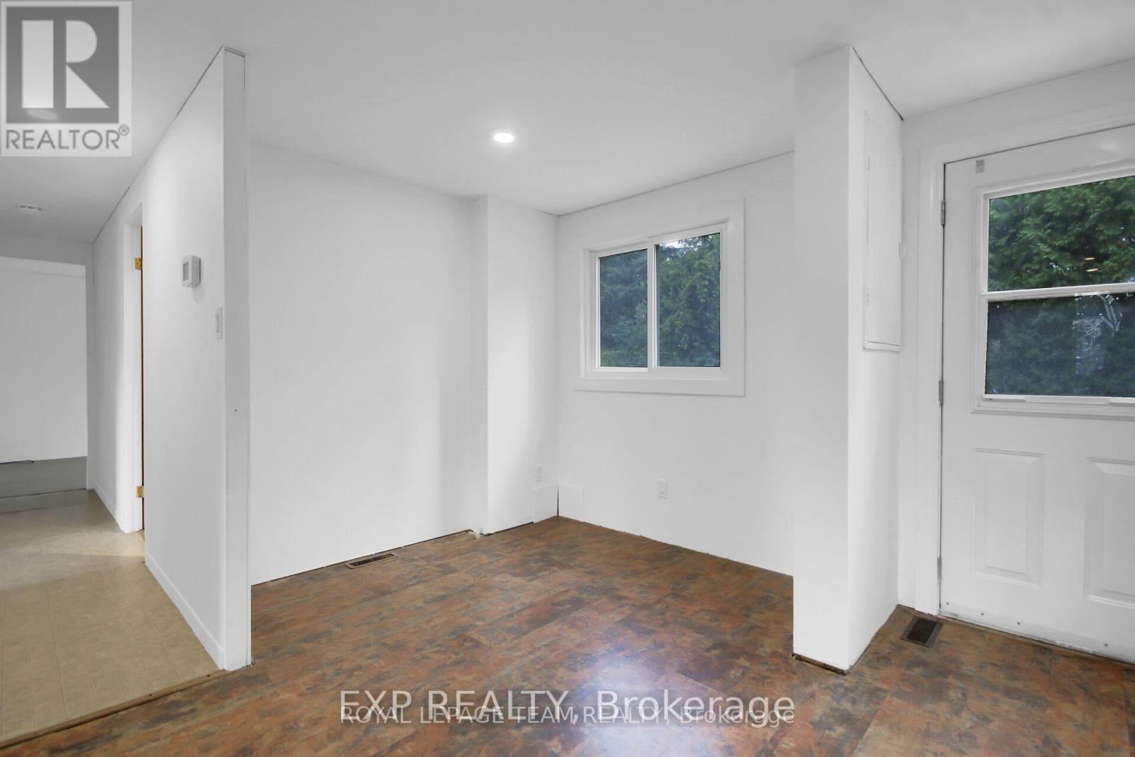 












14 LAZY NOL COURT

,
Ottawa,




Ontario
K2S1T5

